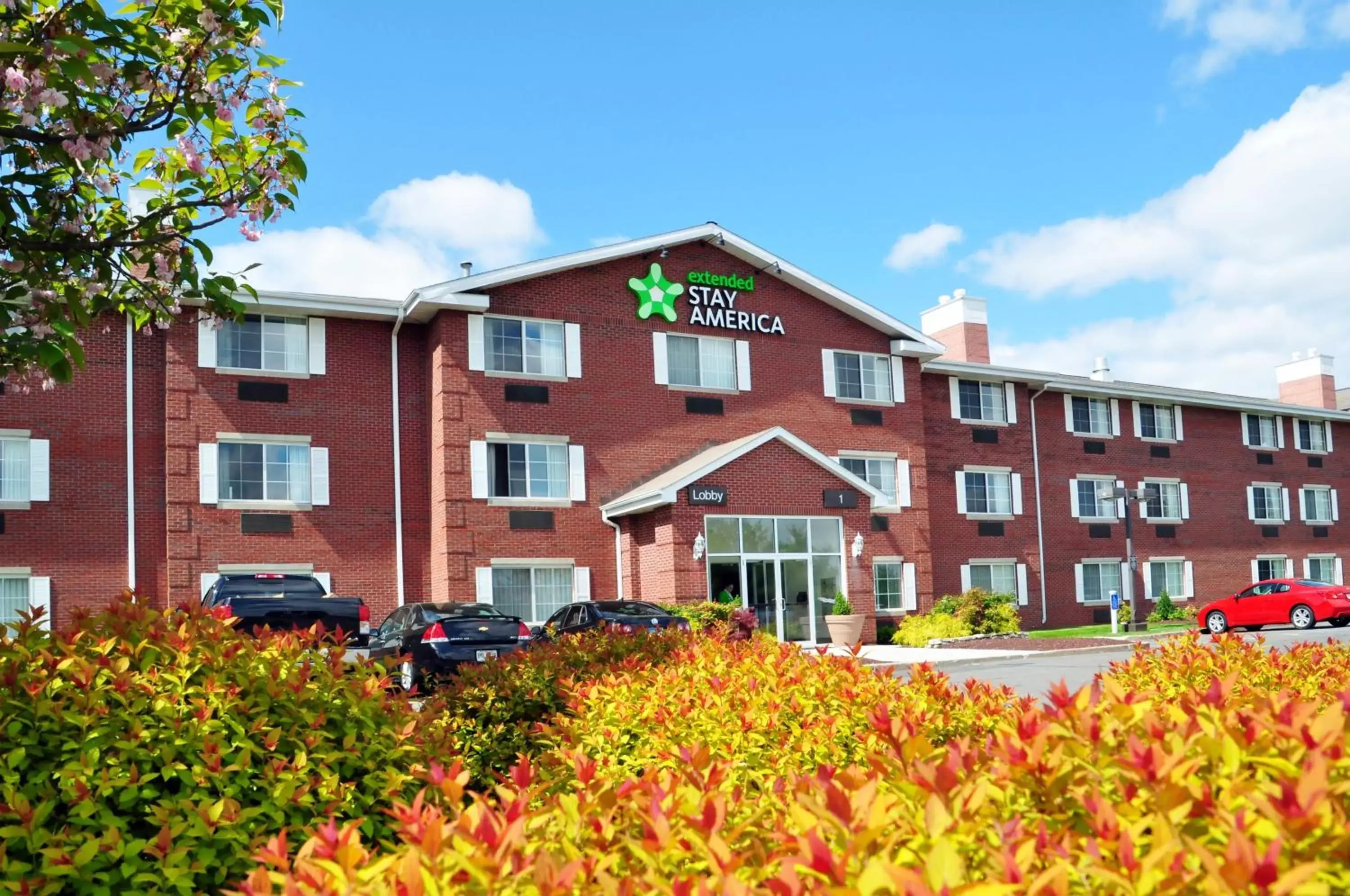 Property building in Extended Stay America Suites - Hartford - Farmington
