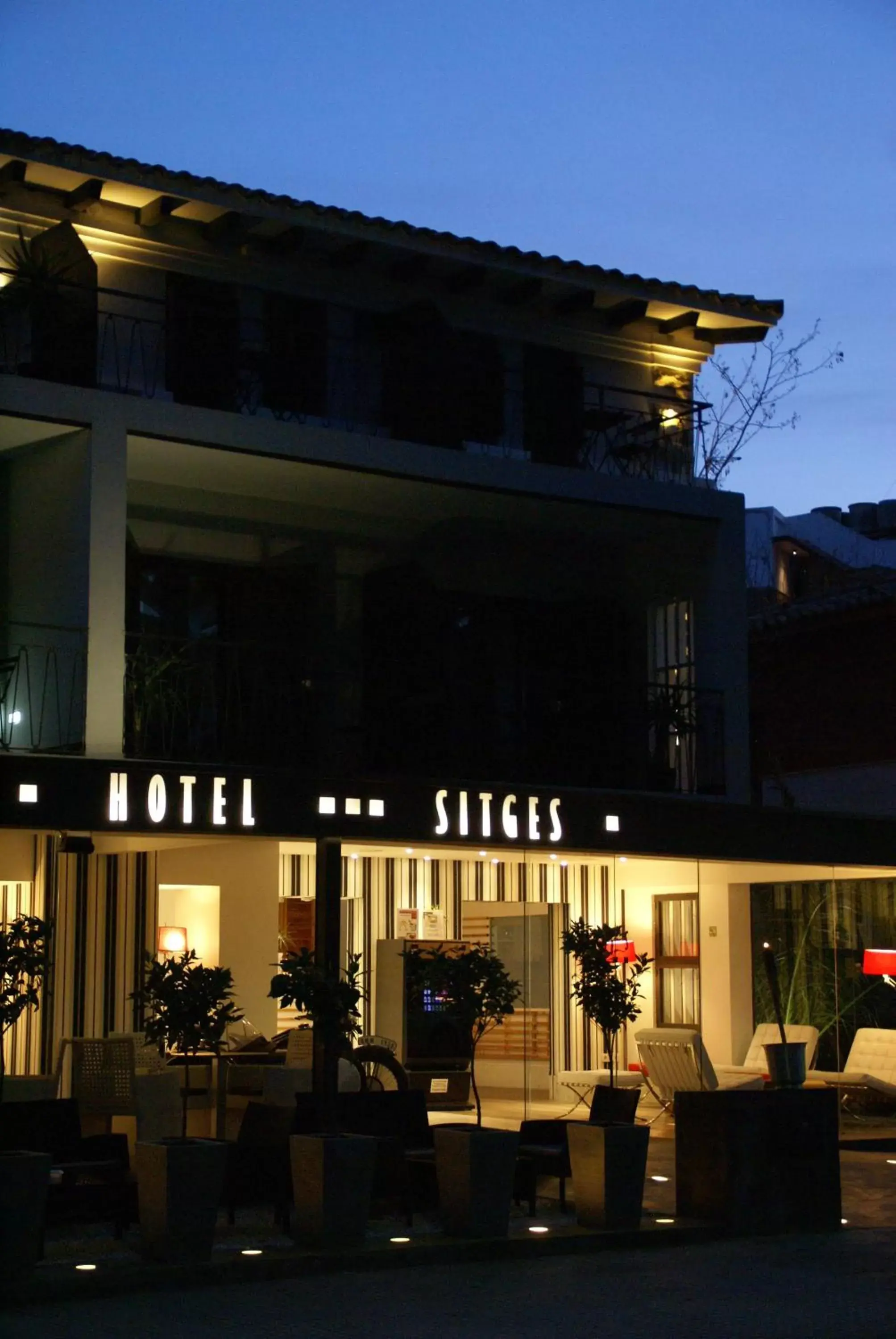 Facade/entrance, Property Building in Hotel Sitges
