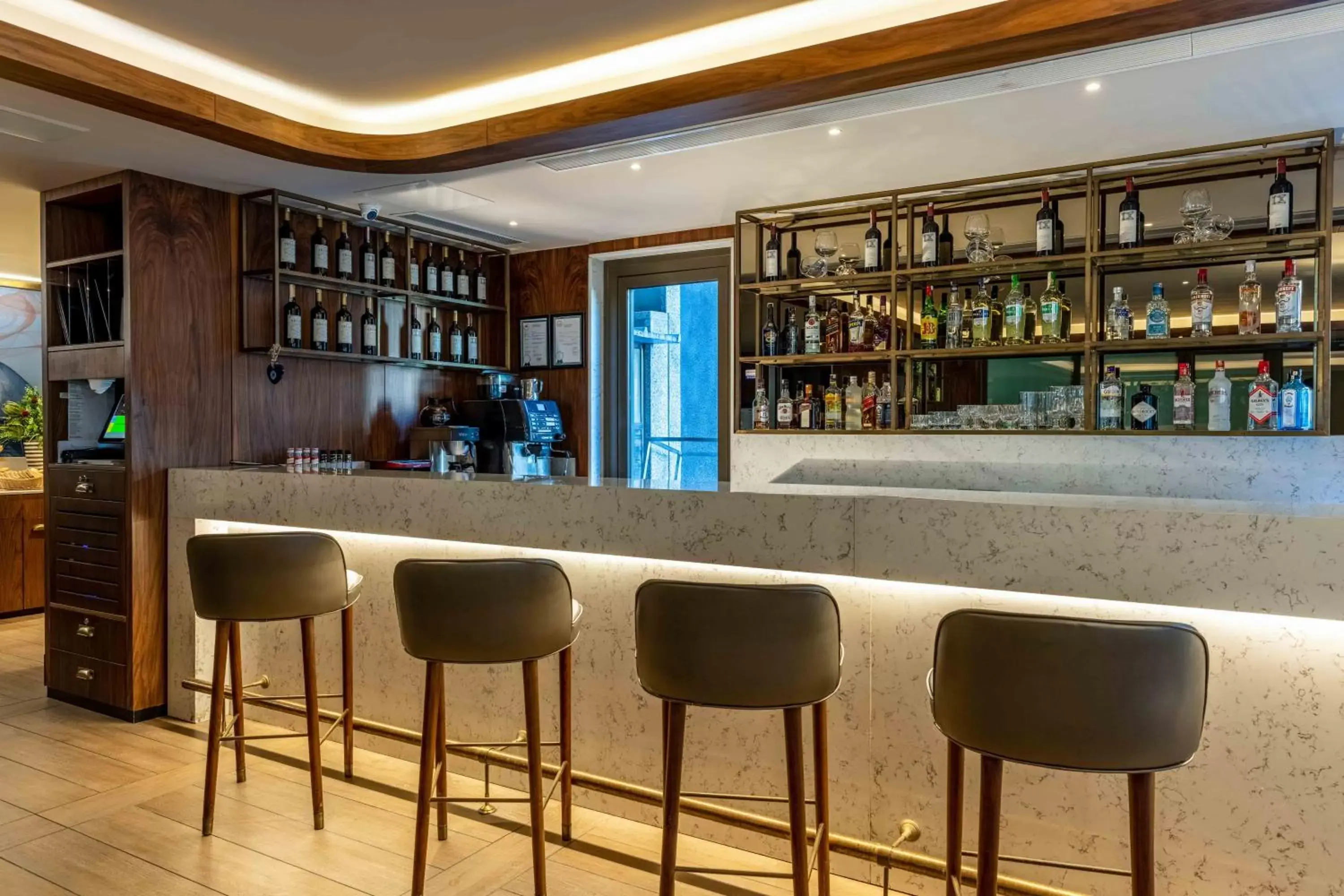 Lounge or bar, Lounge/Bar in Tzl Suites Hotel
