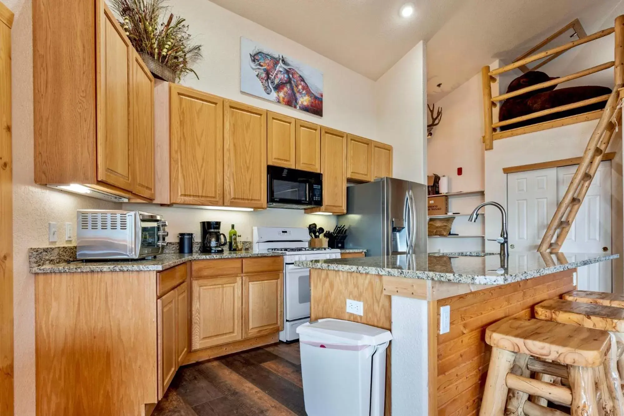 Kitchen or kitchenette, Kitchen/Kitchenette in Gateway Inn