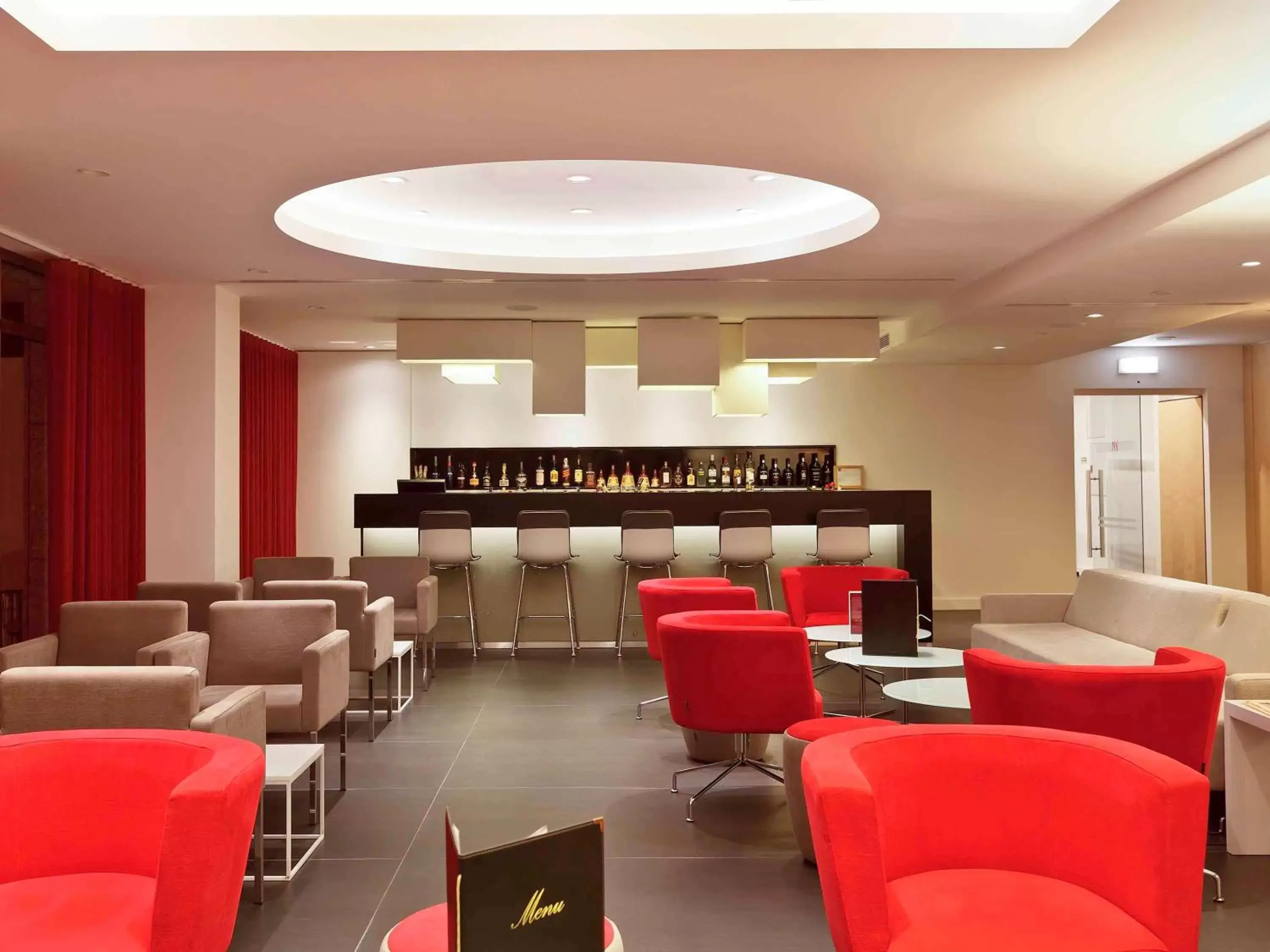 Lounge or bar in Hotel Mercure Braga Centro