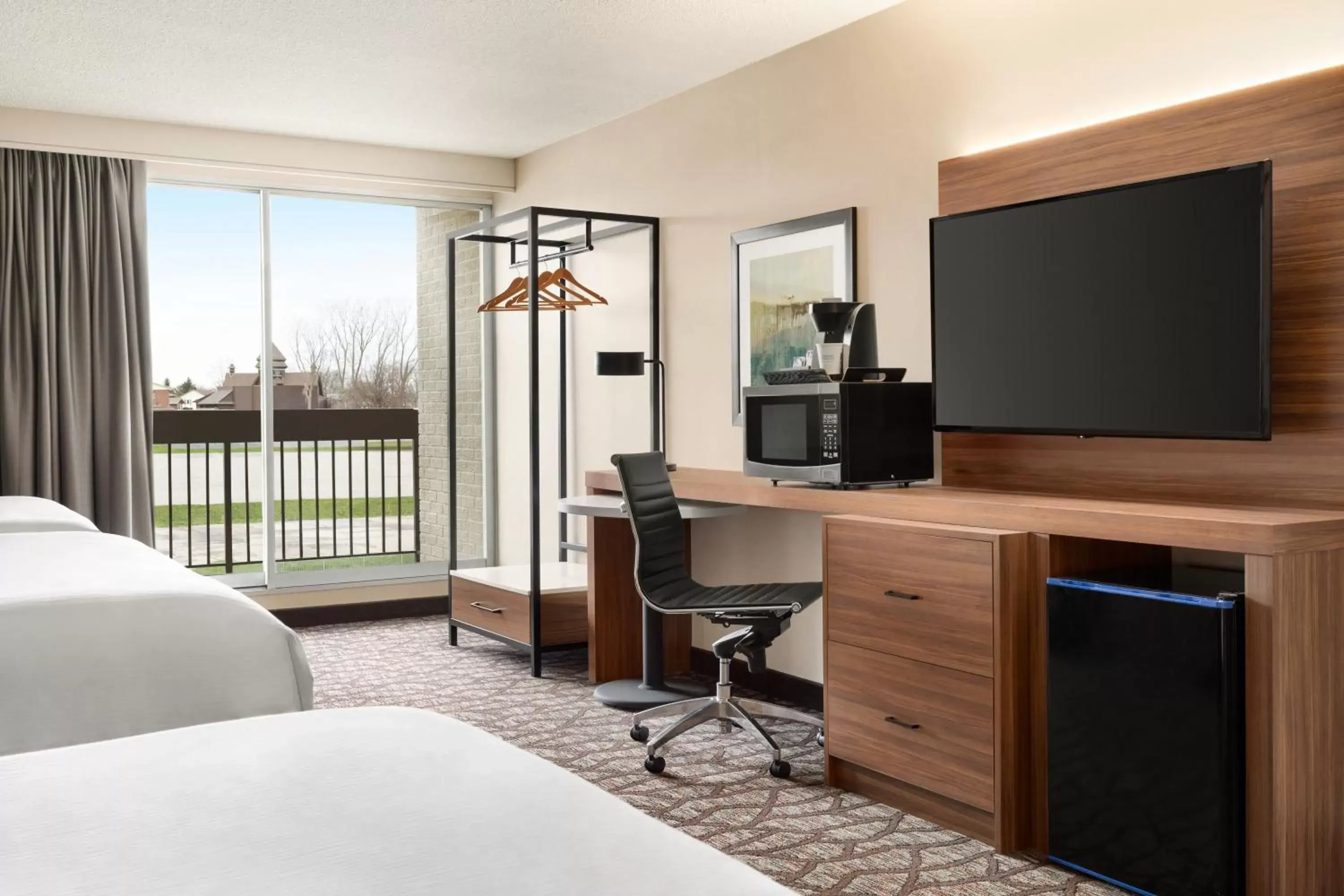 Balcony/Terrace, TV/Entertainment Center in Wyndham Garden Niagara Falls Fallsview