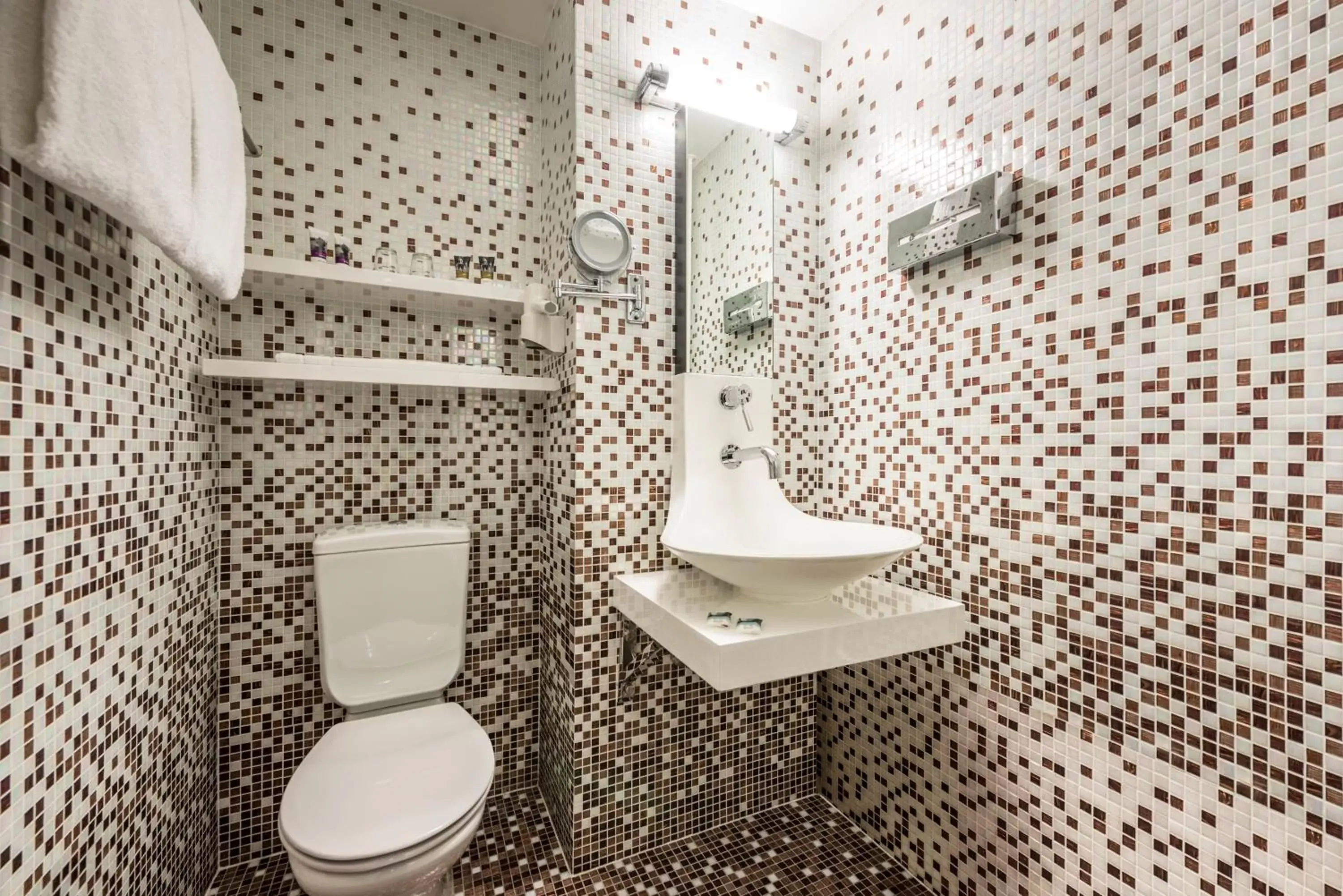 Toilet, Bathroom in Mercure Hotel Berlin Zentrum Superior