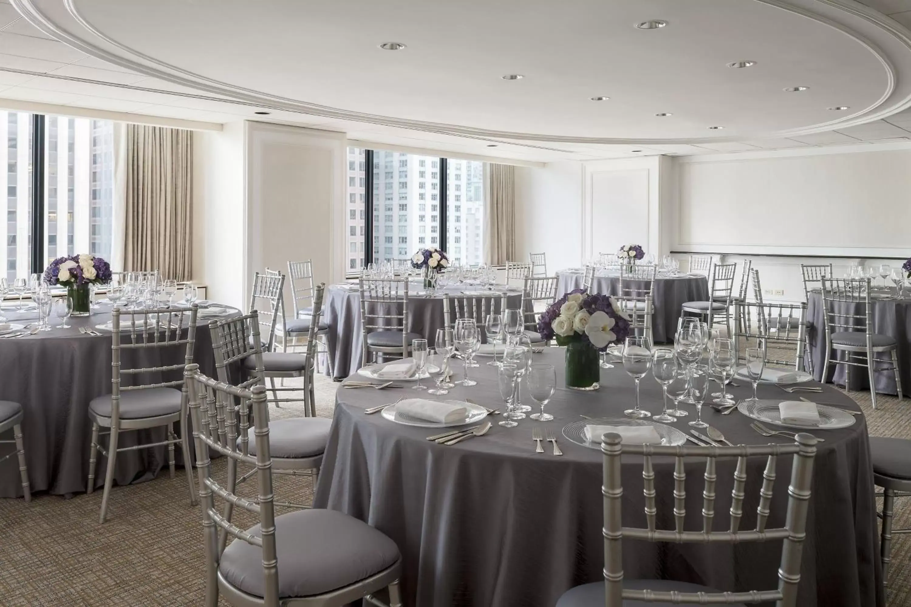 Photo of the whole room, Restaurant/Places to Eat in The Ritz-Carlton, Chicago