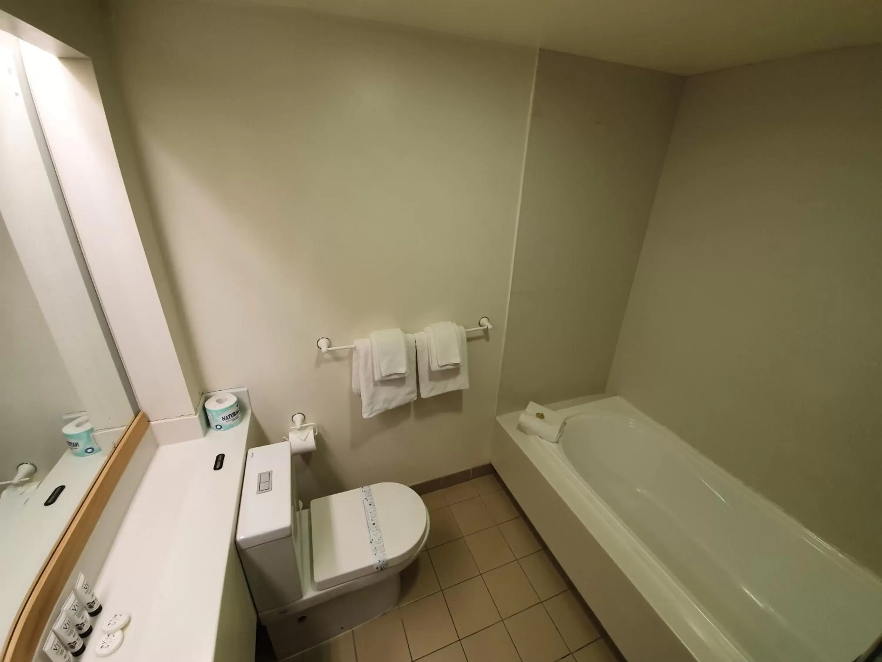 Bathroom in Paihia Pacific Resort Hotel