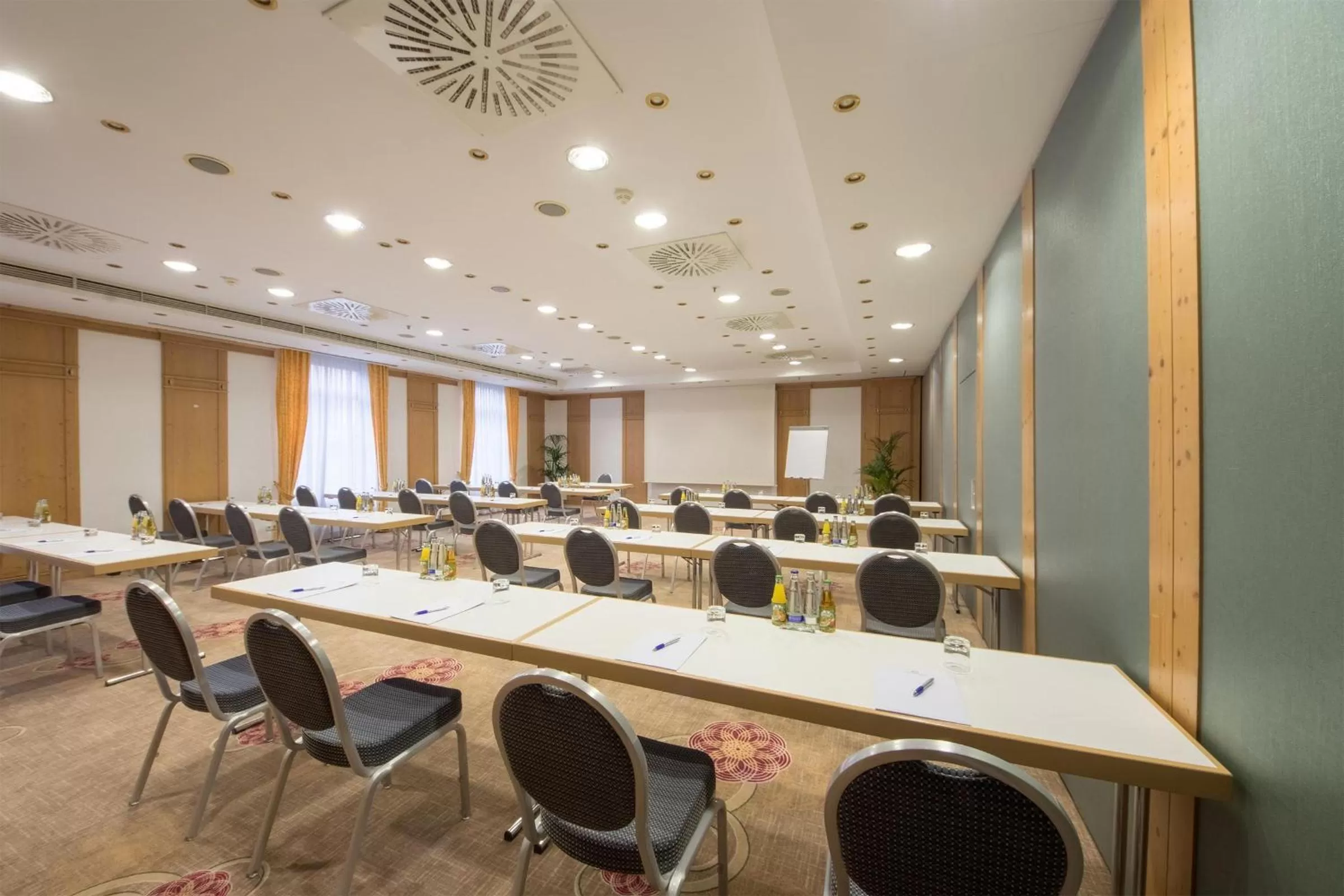 Meeting/conference room in Atomis Hotel Munich Airport by Mercure