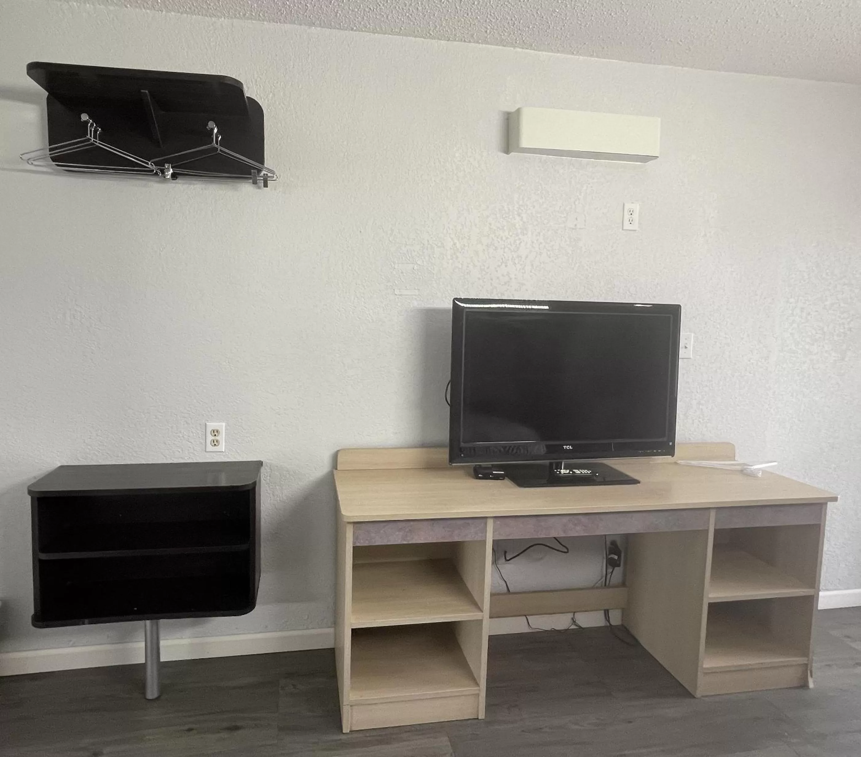 Bed in Motel 6-Sallisaw, OK