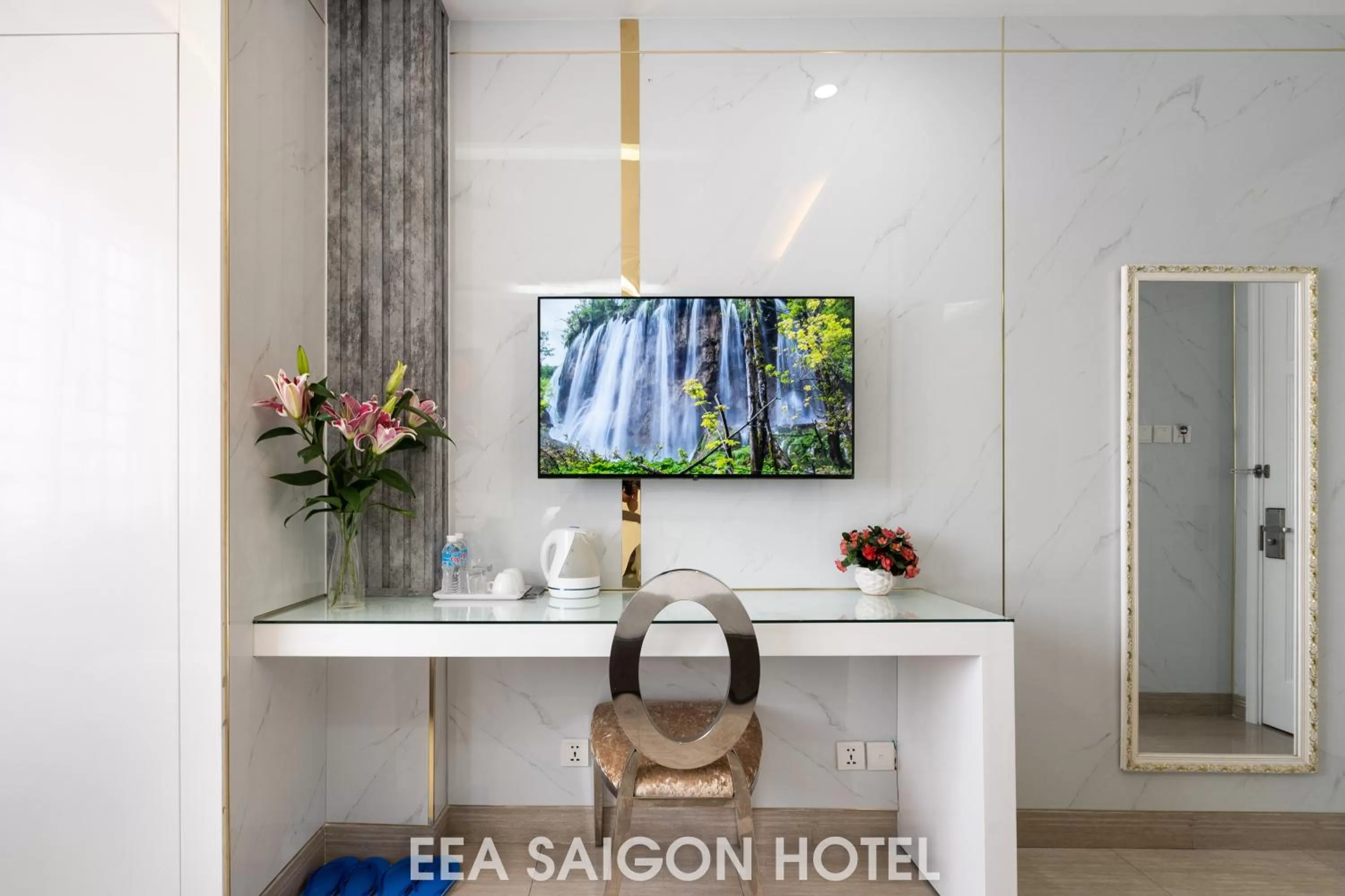 TV and multimedia in EEA Central Saigon Hotel