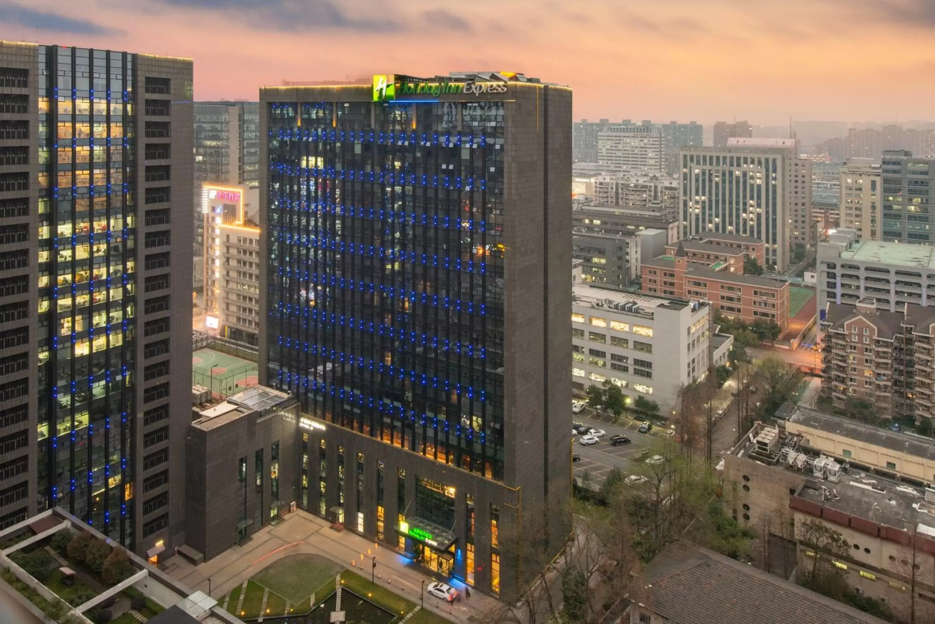 Property building, Bird's-eye View in Holiday Inn Express Hangzhou Huanglong, an IHG Hotel