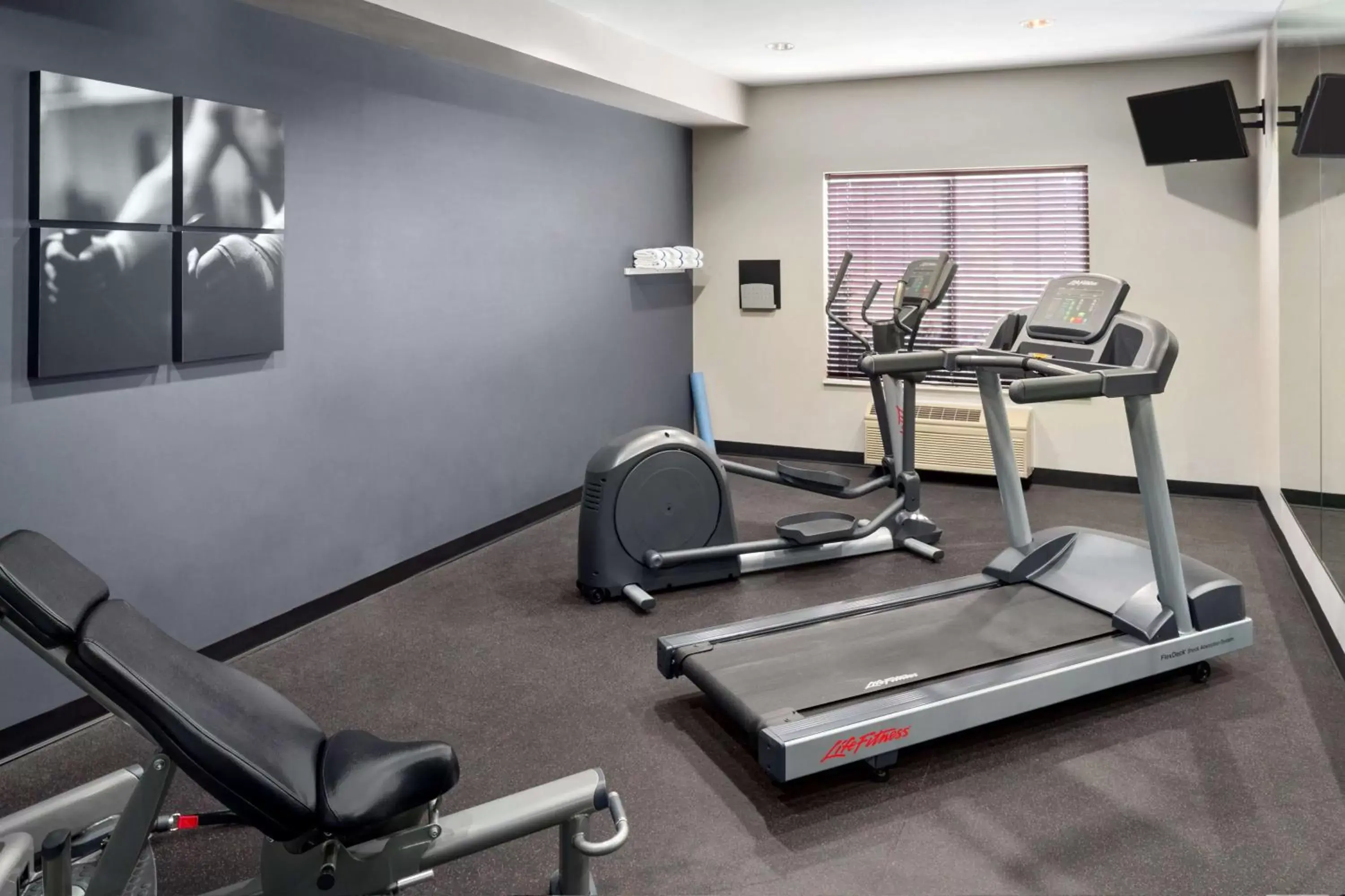 Activities, Fitness Center/Facilities in Country Inn & Suites by Radisson, Manteno, IL