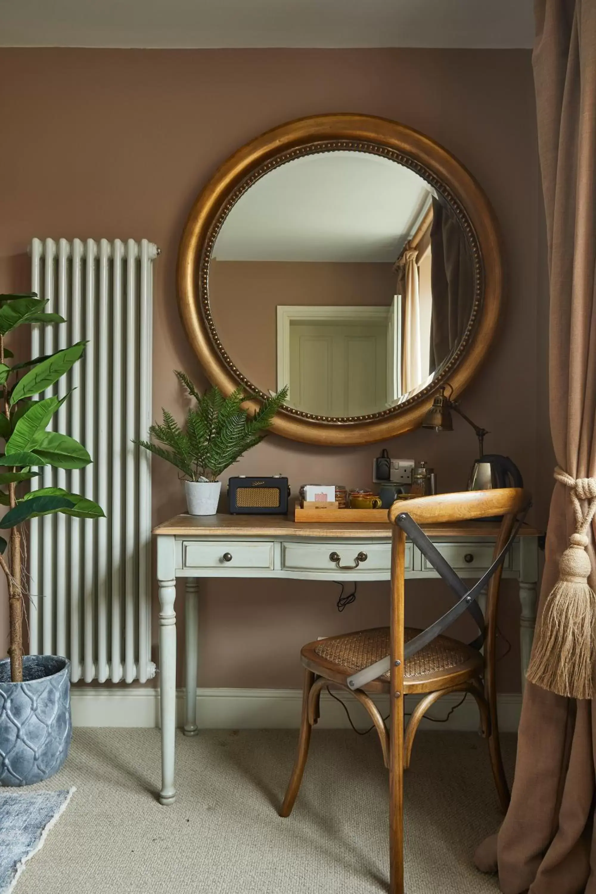 Bedroom, Bathroom in The Methuen Arms