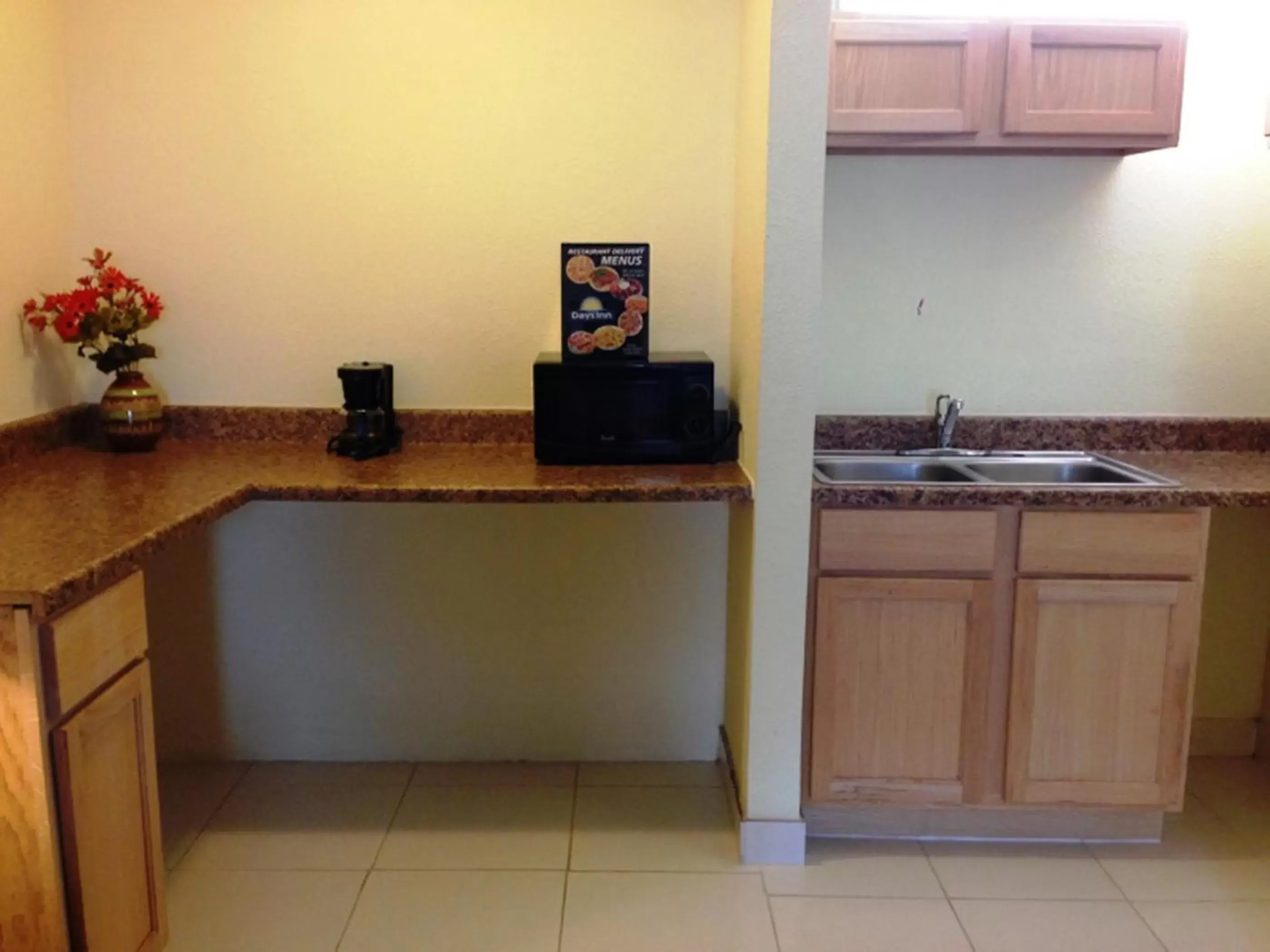 Kitchen or kitchenette, Kitchen/Kitchenette in Days Inn by Wyndham Irving Grapevine DFW Airport North