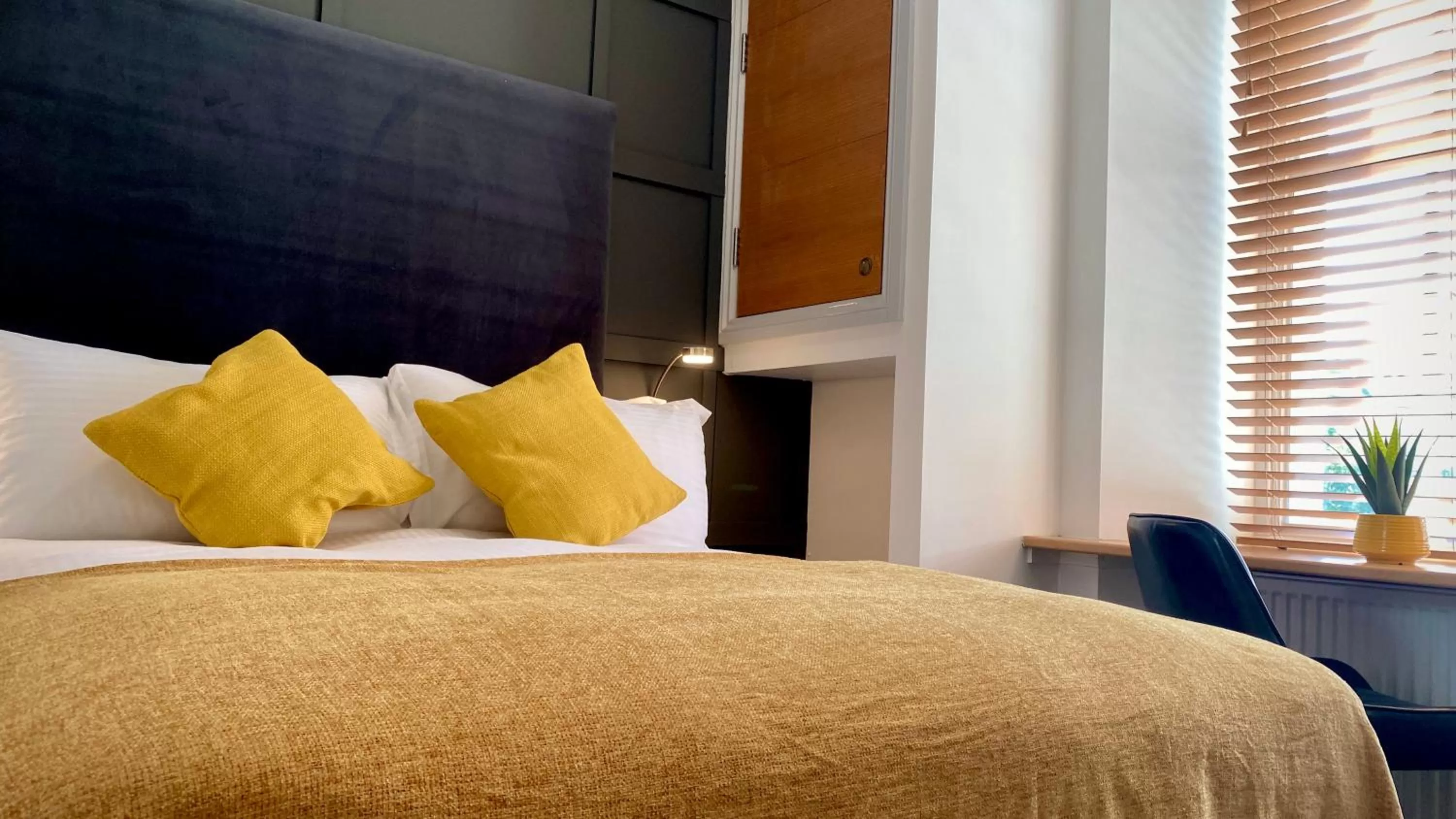 Bed in Siberia Bar & Hotel