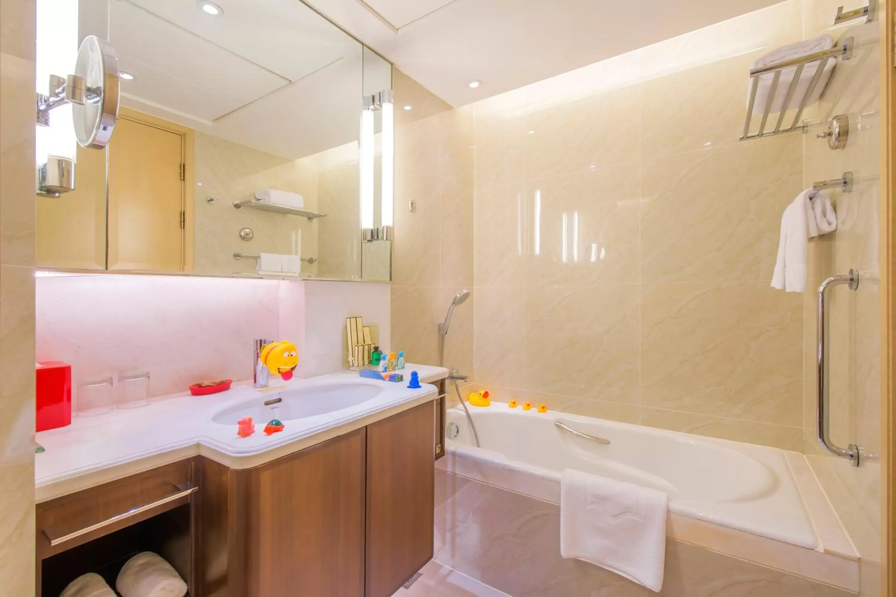 Bathroom in Shangri-La Changchun