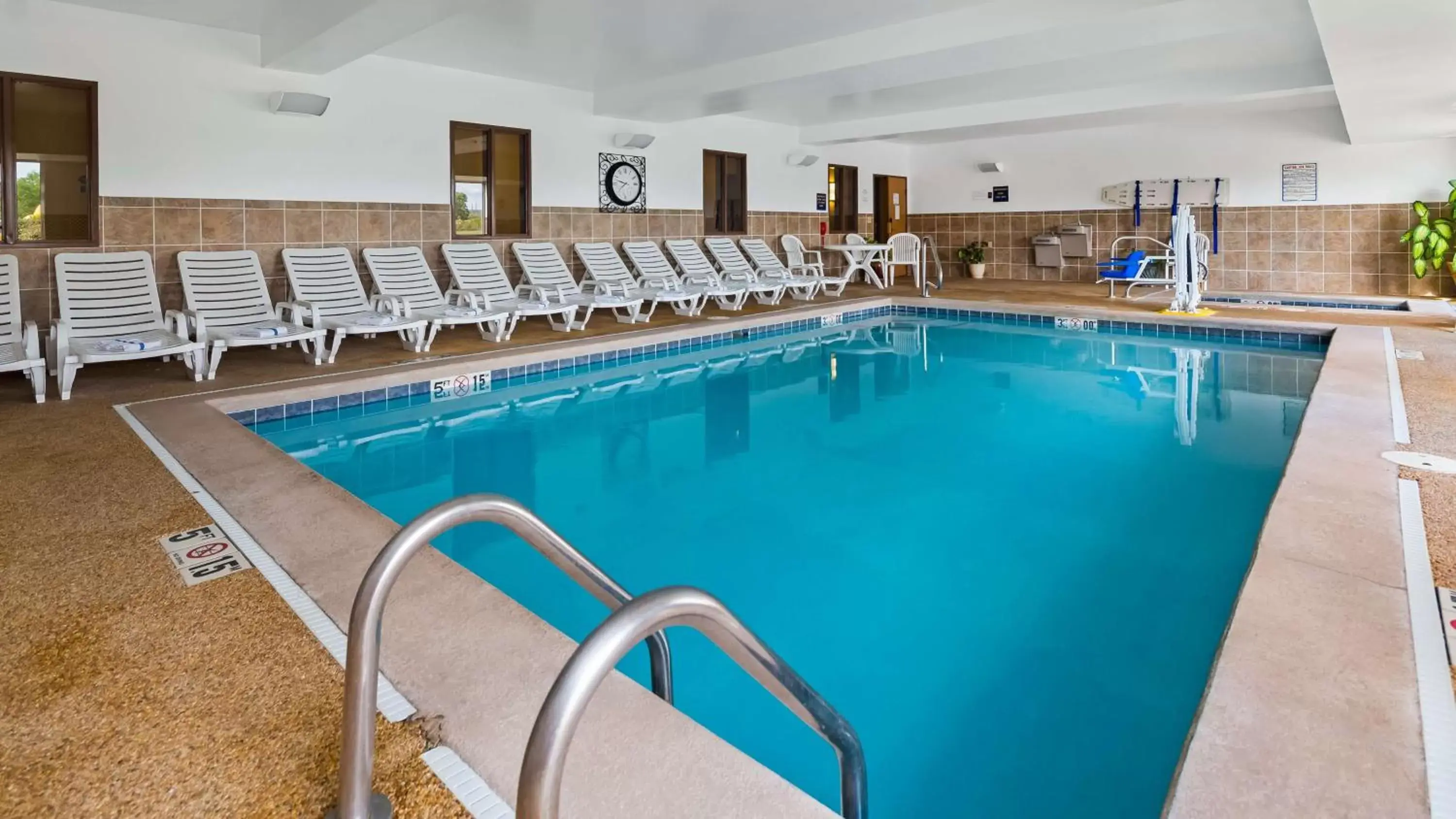 On site, Swimming Pool in Best Western Penn-Ohio Inn & Suites