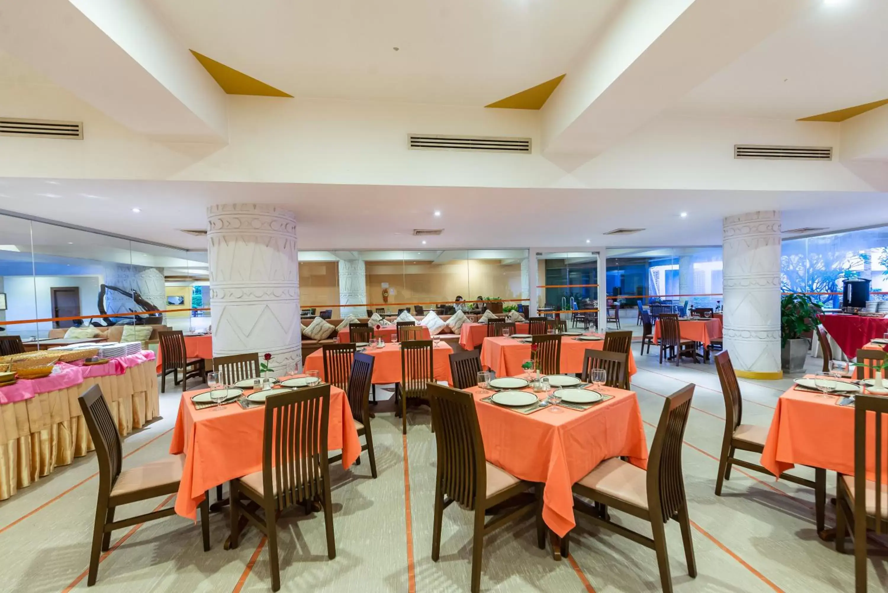 Restaurant/Places to Eat in Hotel Tropicana Pattaya - SHA Extra Plus