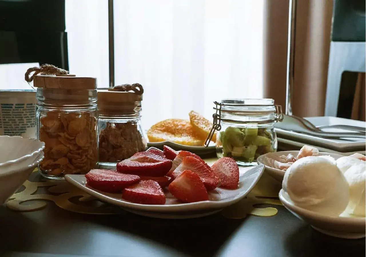 Breakfast in Artistic Charming House