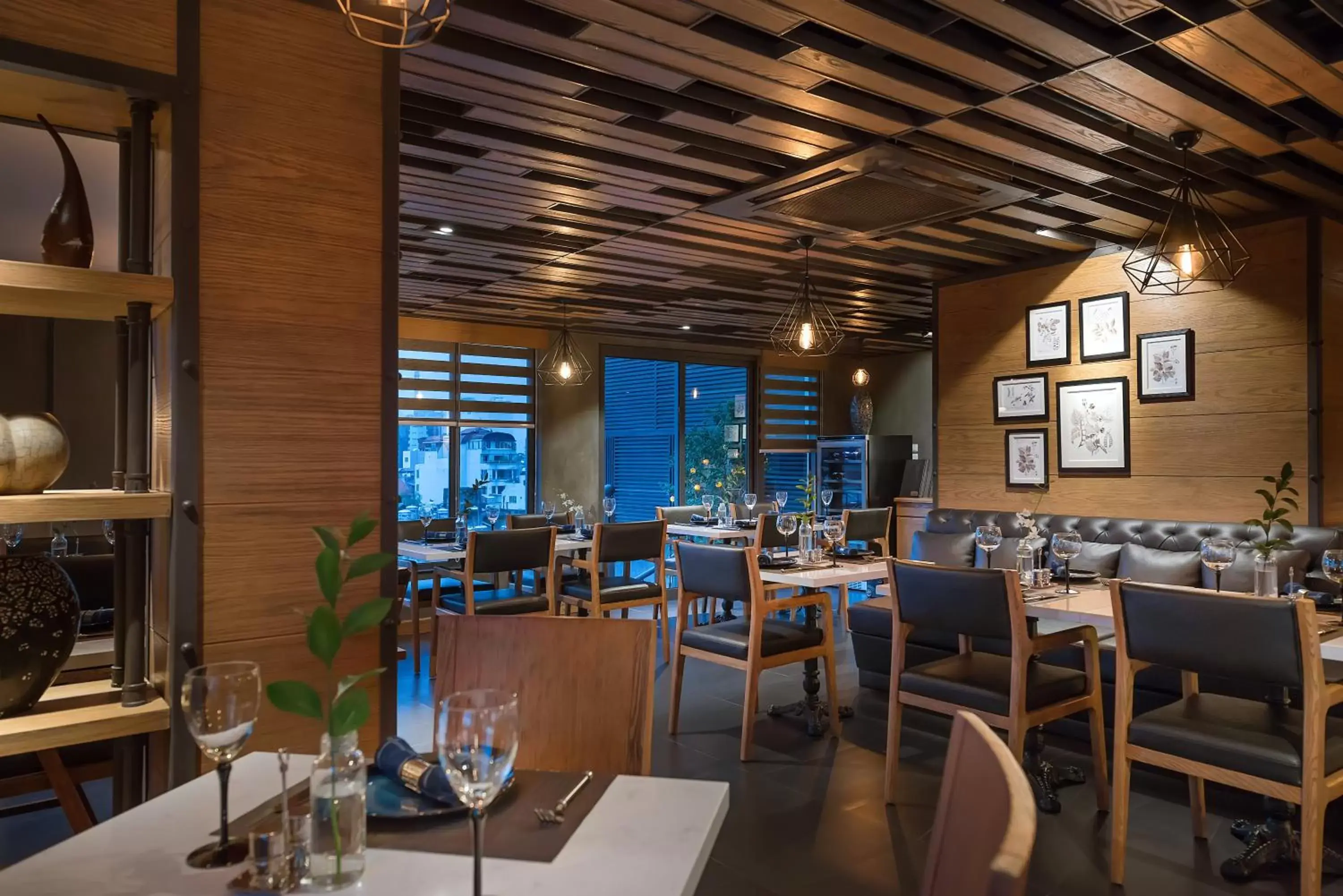 Restaurant/Places to Eat in Bespoke Trendy Hotel Hanoi - Formerly Hanoi La Siesta Trendy