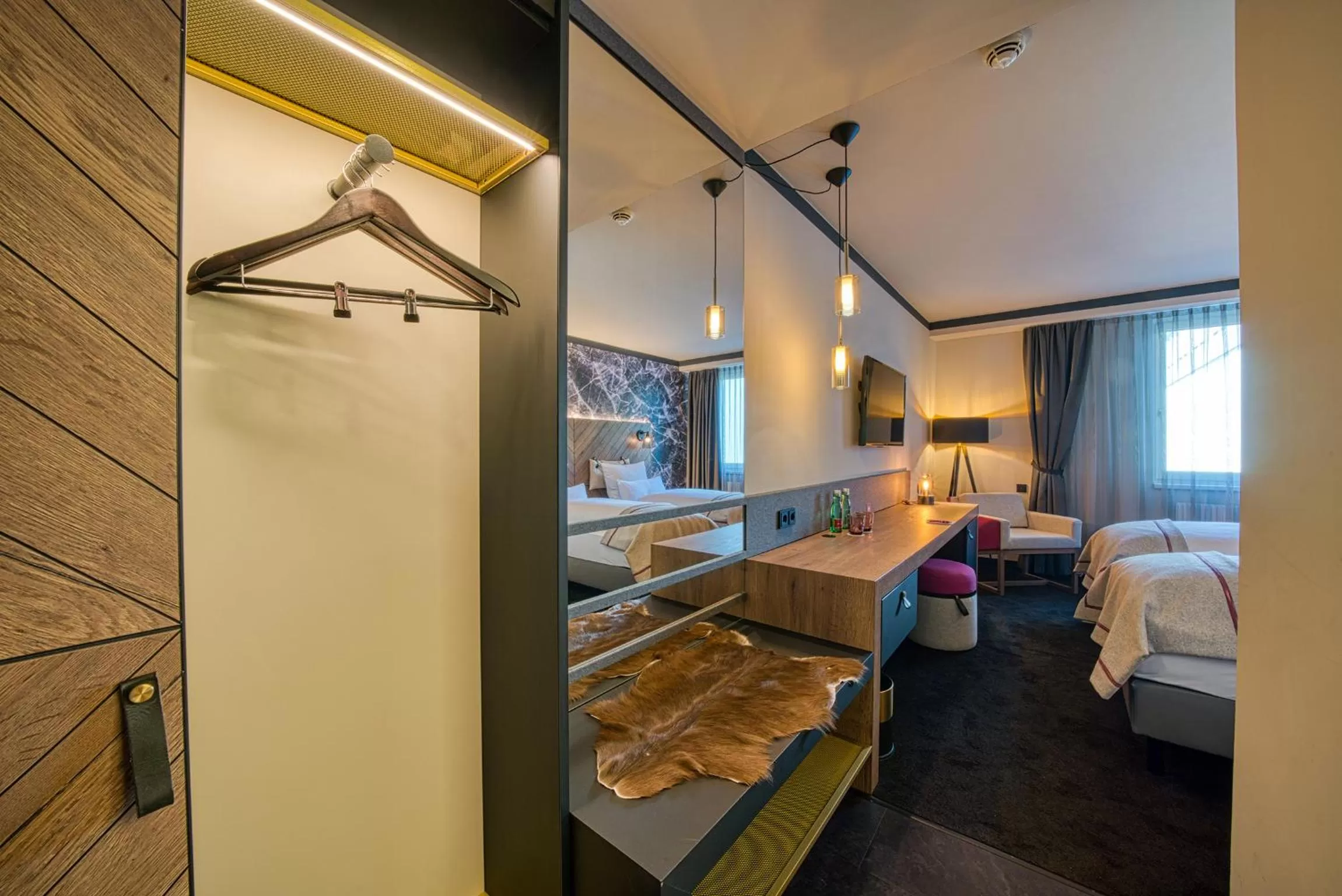 Photo of the whole room, Bed in FourSide Hotel Salzburg Messe, Trademark Collection by Wyndham