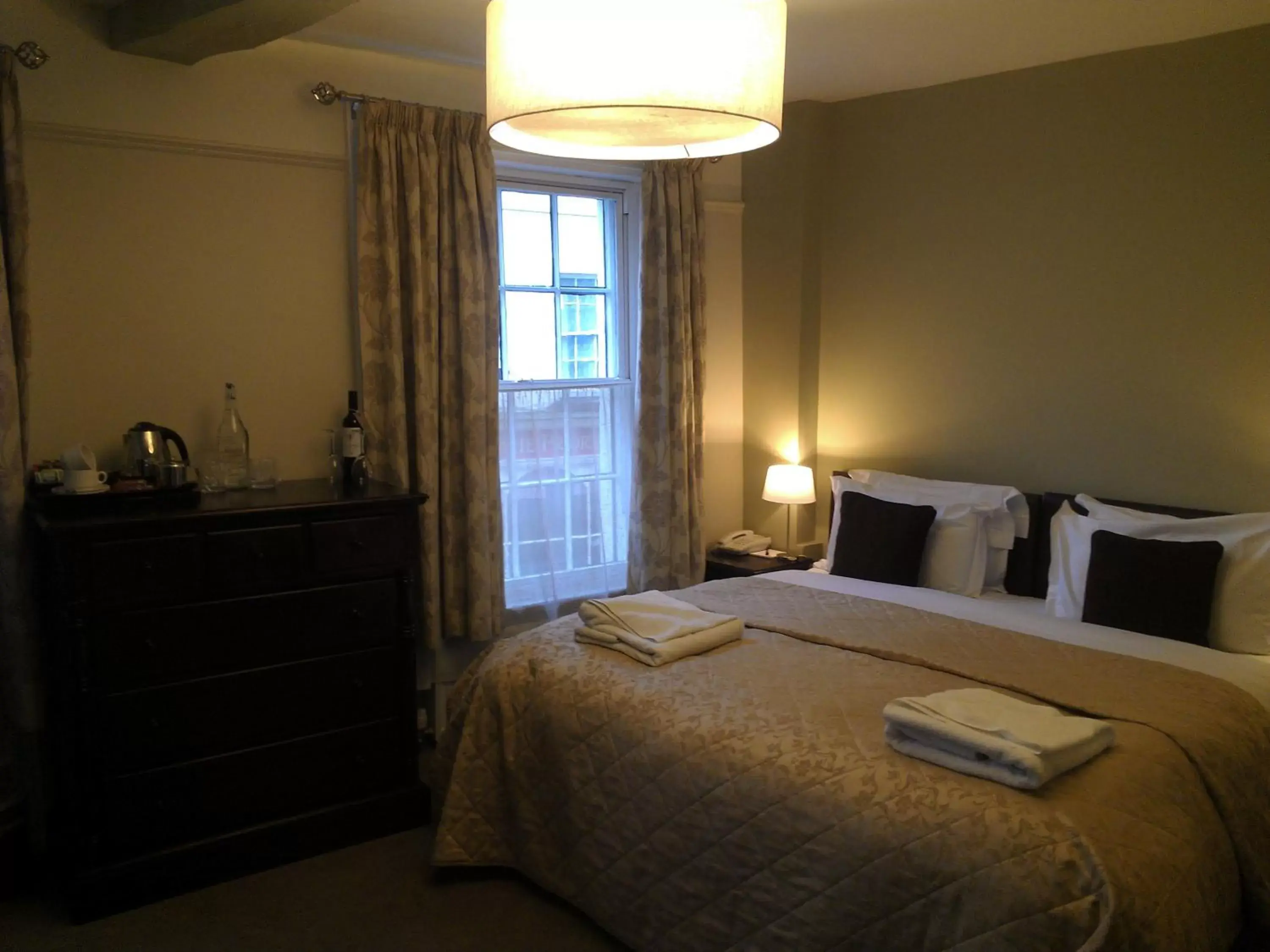 Bedroom, Bed in The Kings Head Hotel