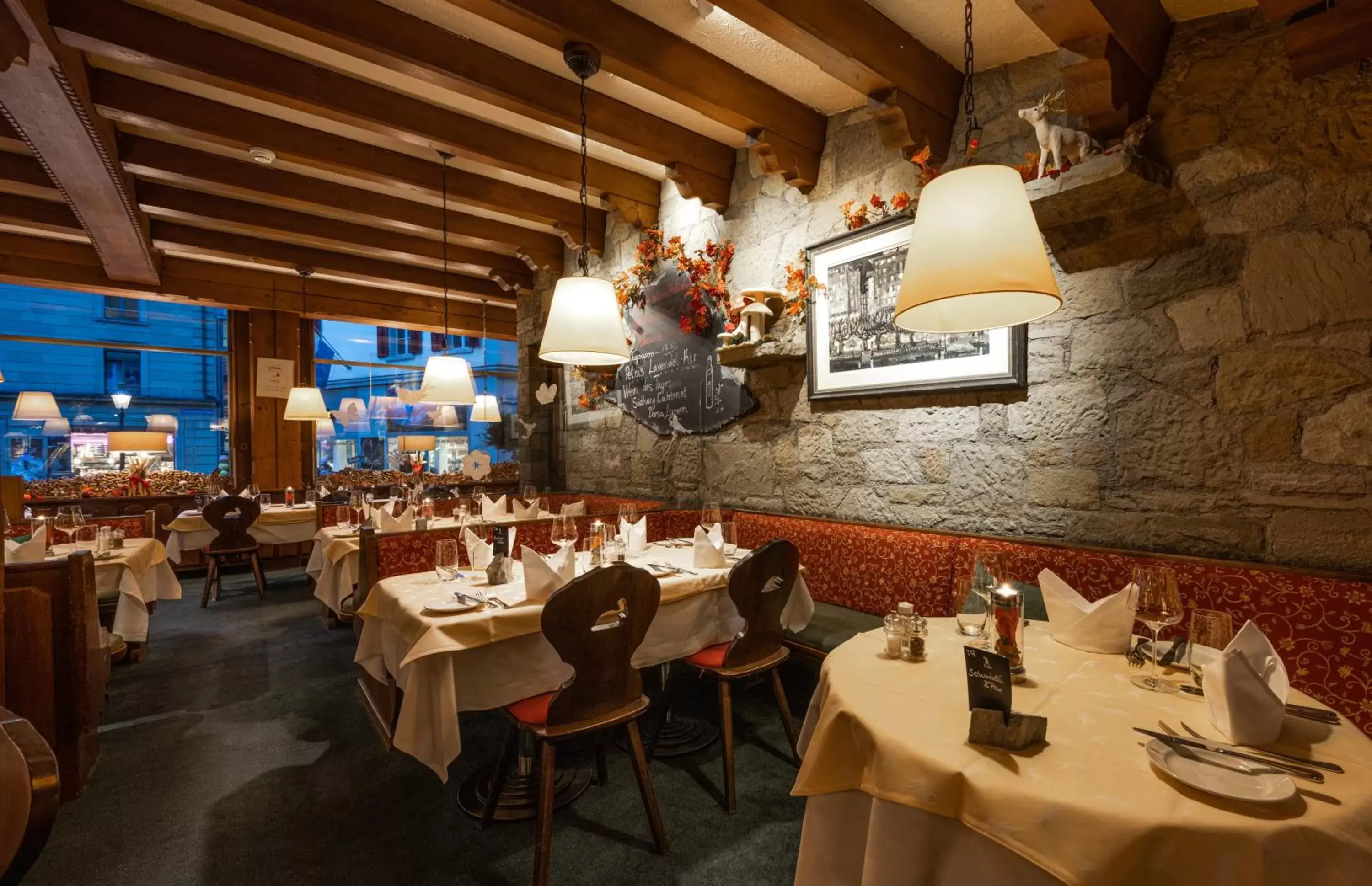 Restaurant/Places to Eat in Hotel De la Paix