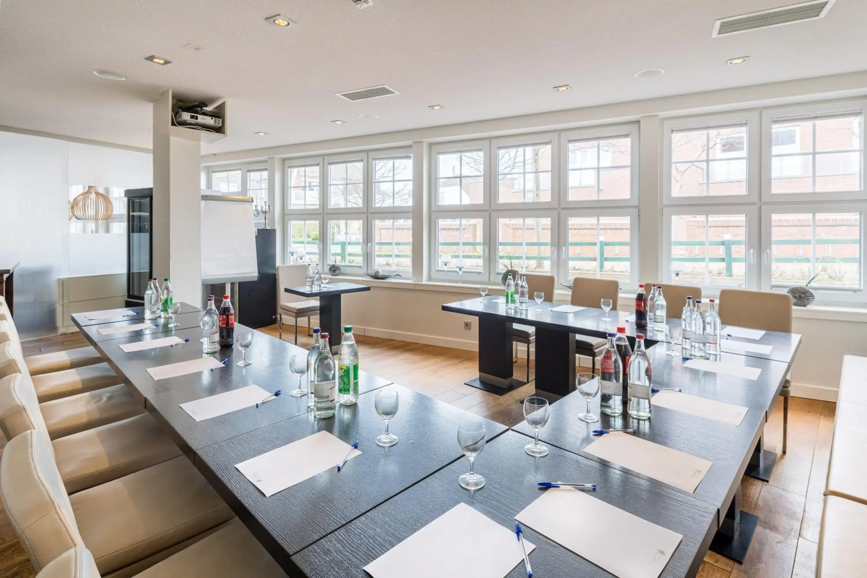 Meeting/conference room, Restaurant/Places to Eat in Logierhus Langeoog