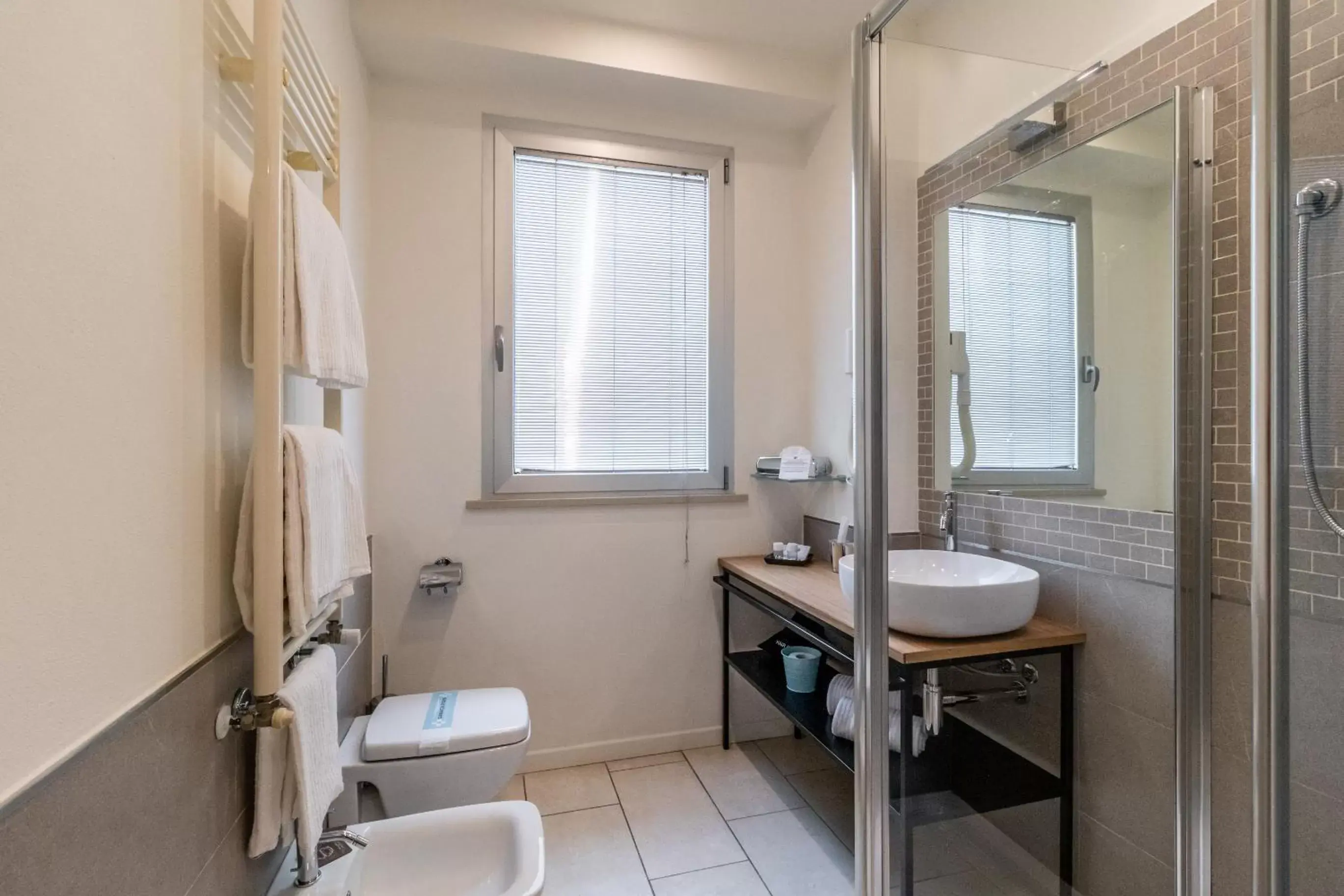 Bathroom in Vistamare Suite