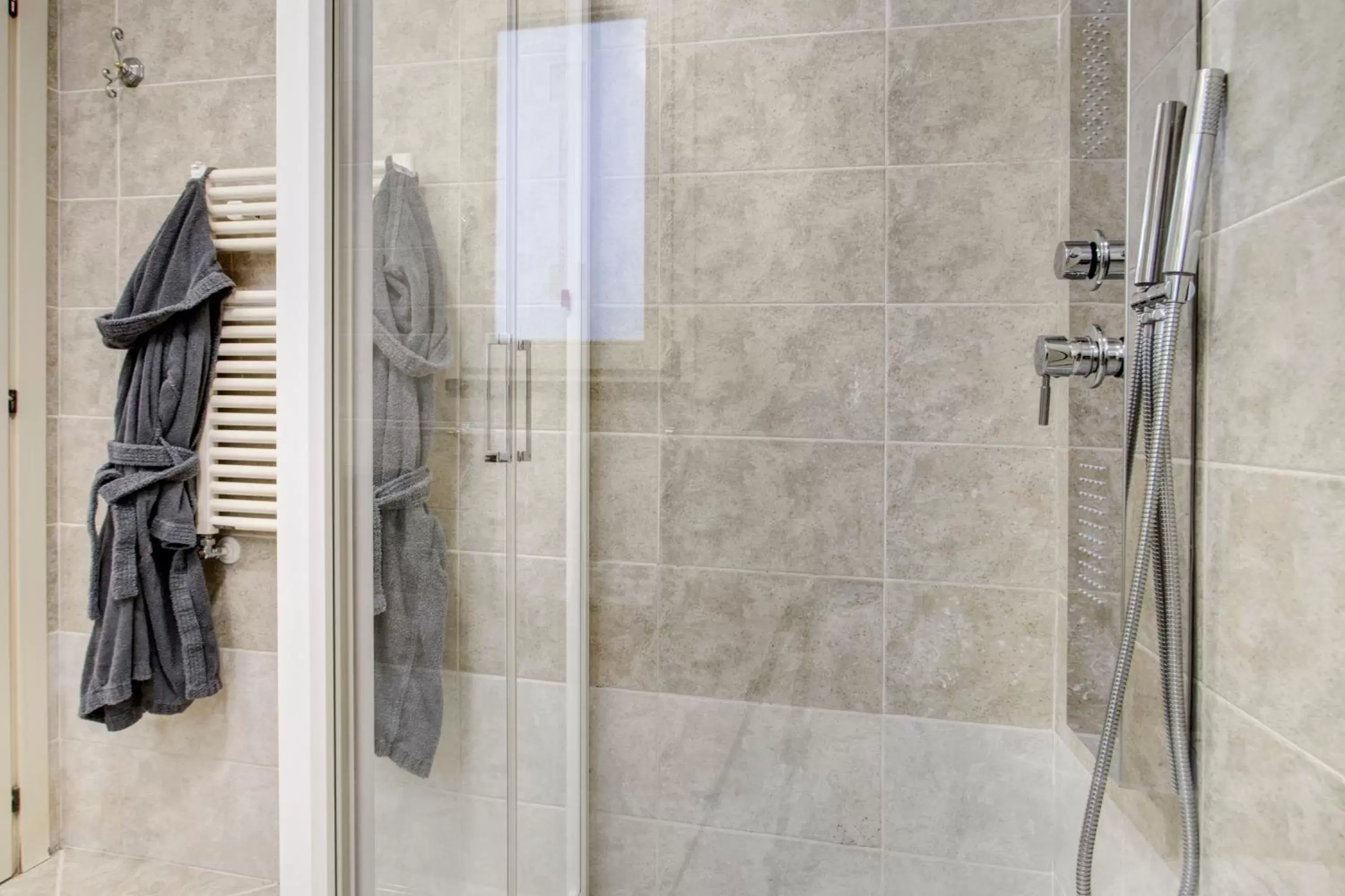 Bathroom in Hotel La Locanda