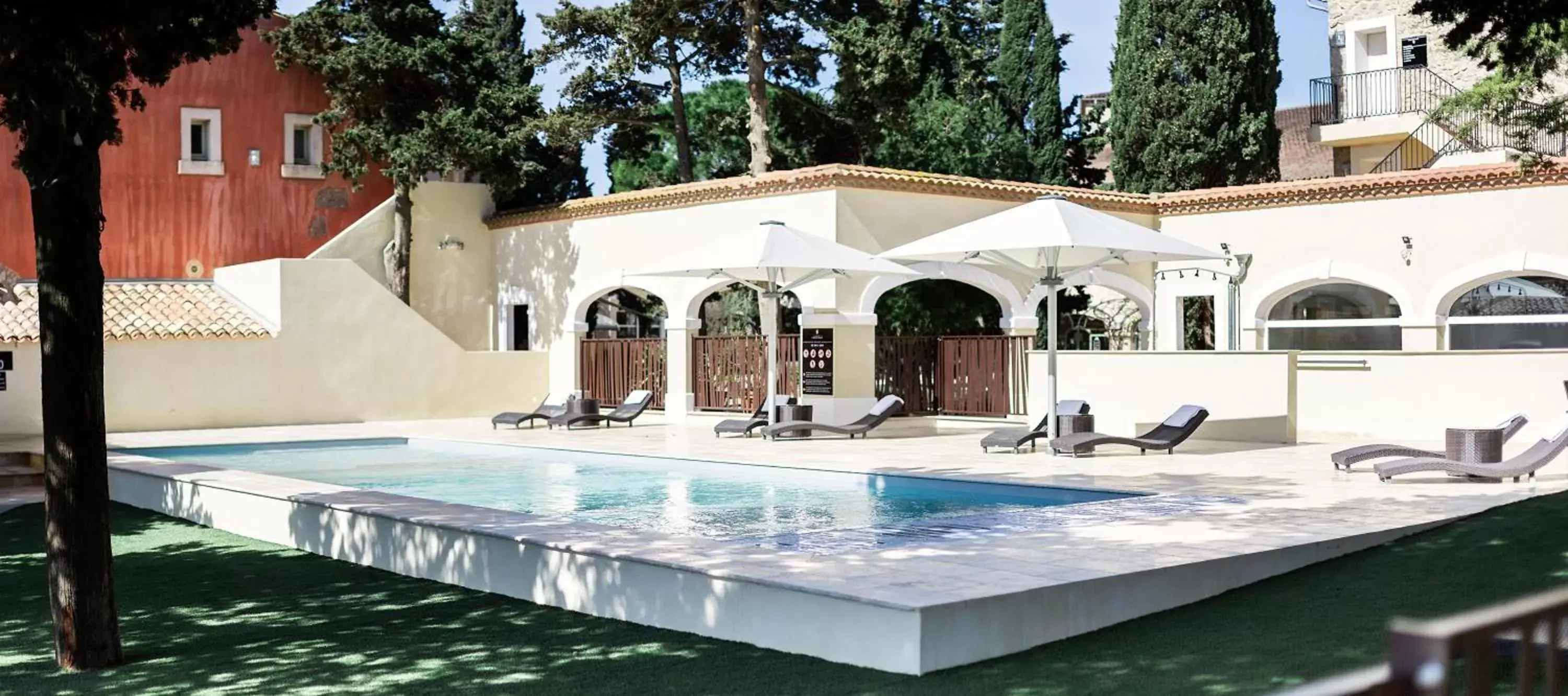 Swimming Pool in Château L'Hospitalet Wine Resort Beach & Spa
