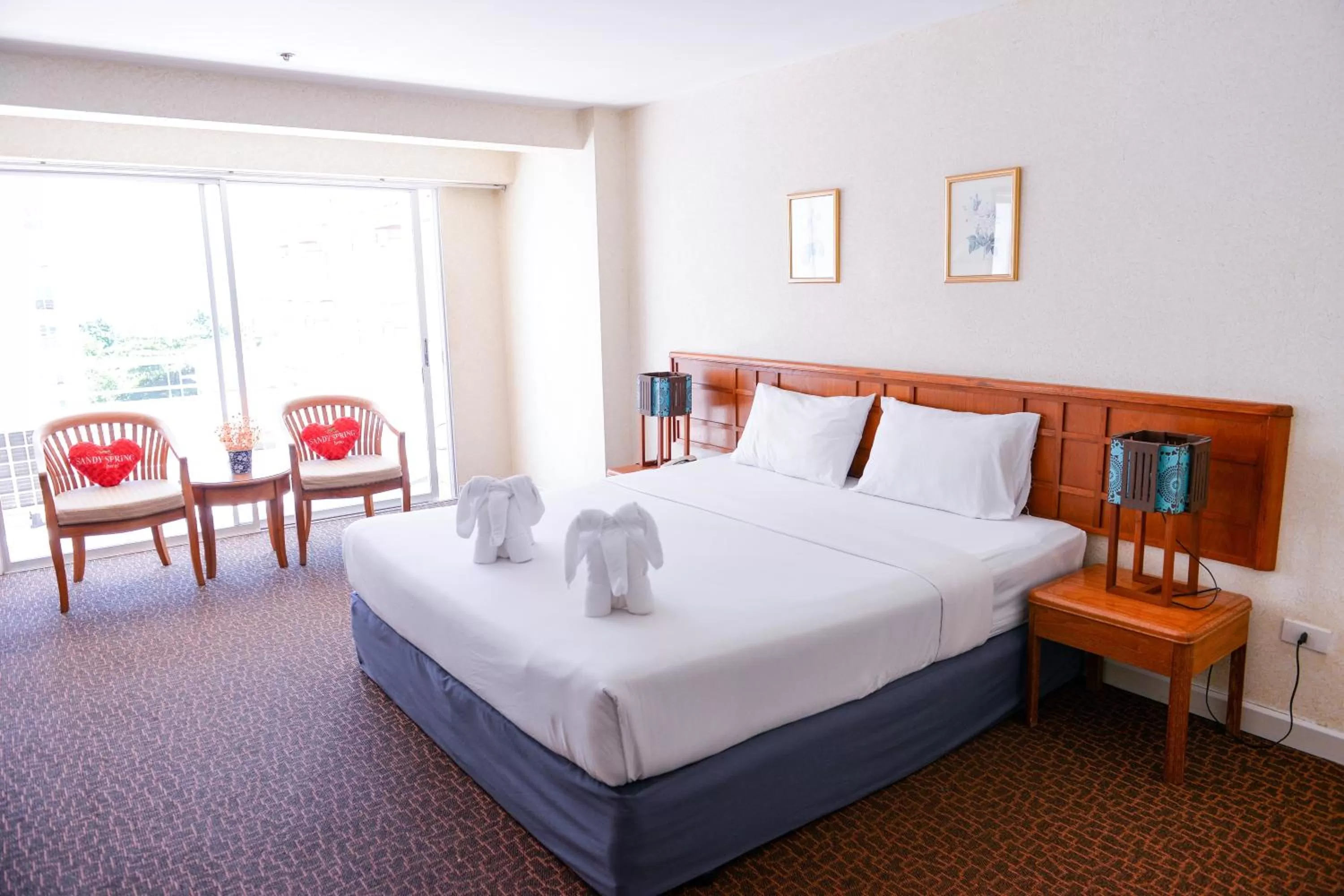 Standard Double Room with Balcony in Sandy Spring Hotel