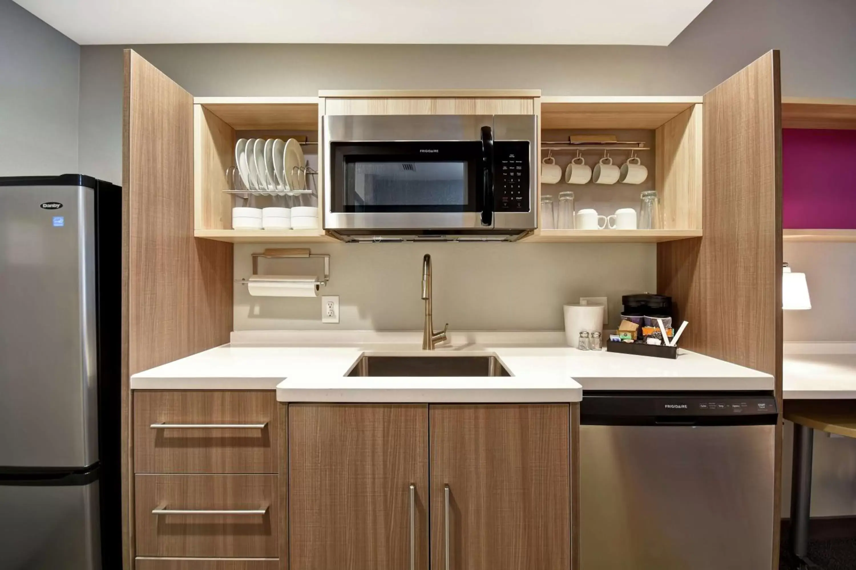 Kitchen or kitchenette, Kitchen/Kitchenette in Home2 Suites By Hilton Georgetown