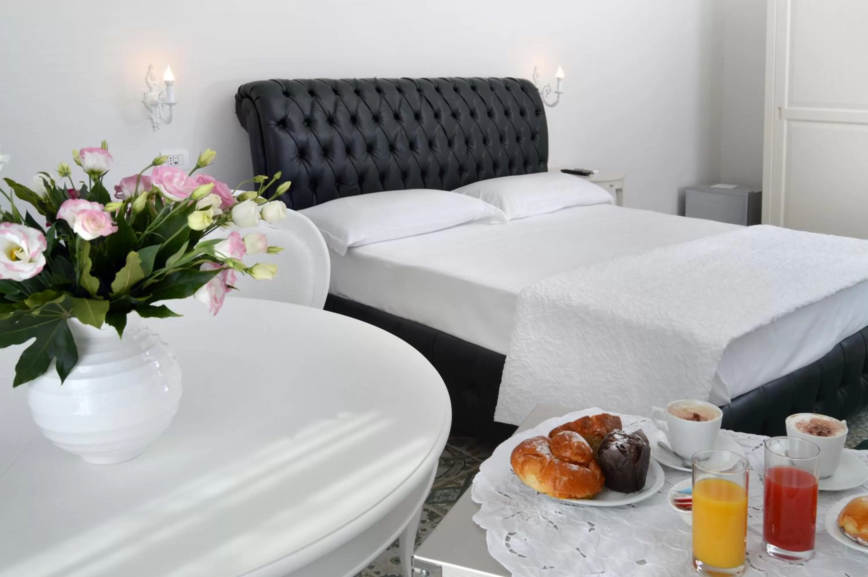 Photo of the whole room, Bed in Barbarella Home