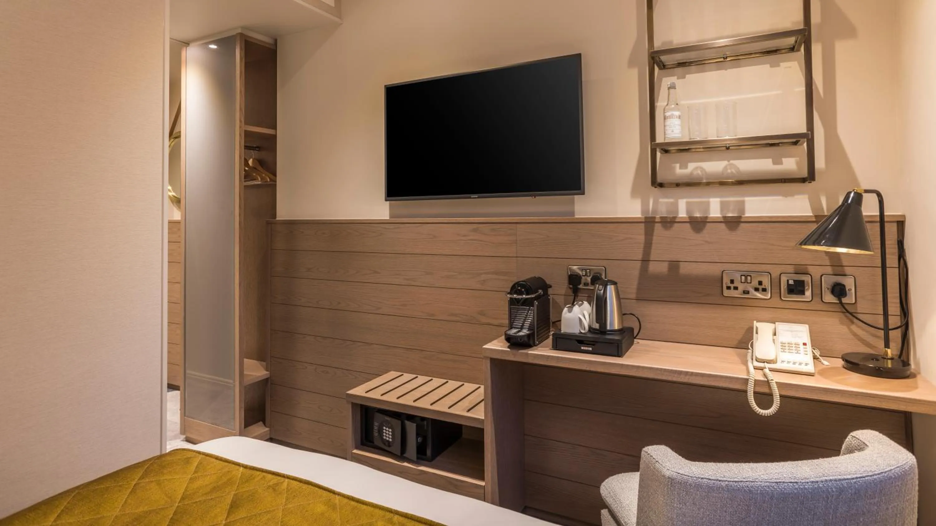 Coffee/tea facilities, Bed in Sloane Place