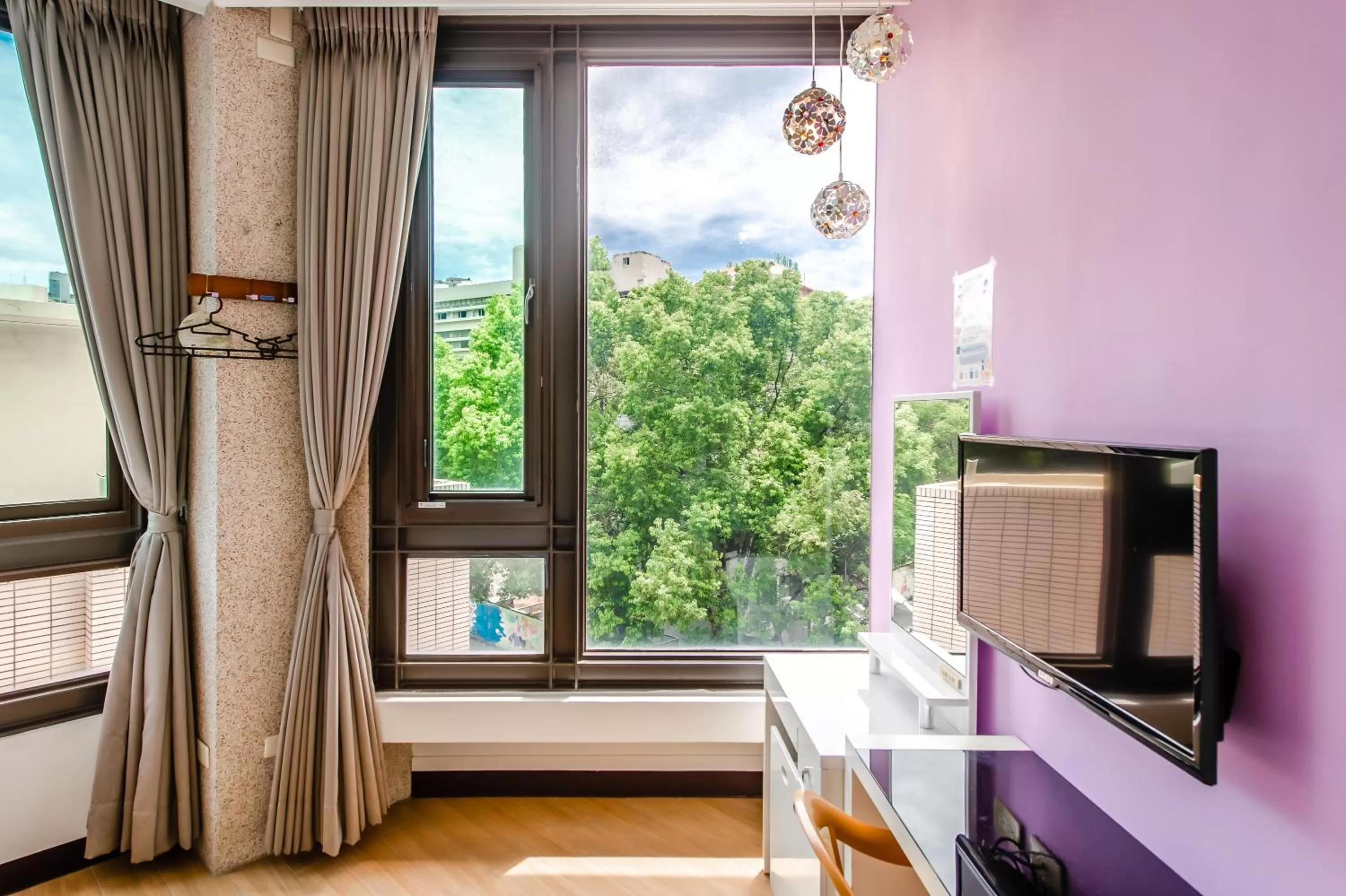 TV and multimedia in lightness Station Inn