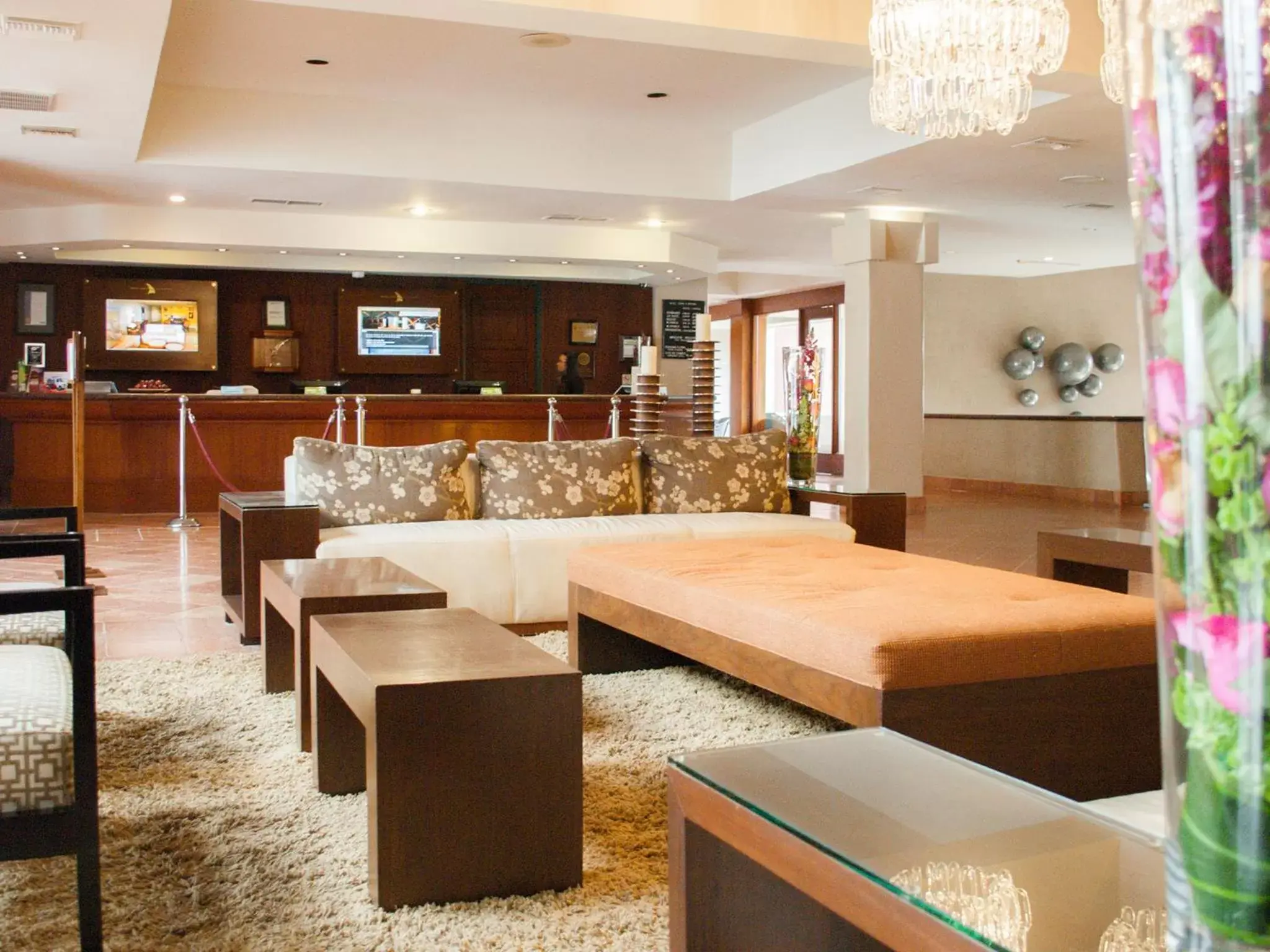 Lobby or reception, Restaurant/Places to Eat in Hotel Coral & Marina