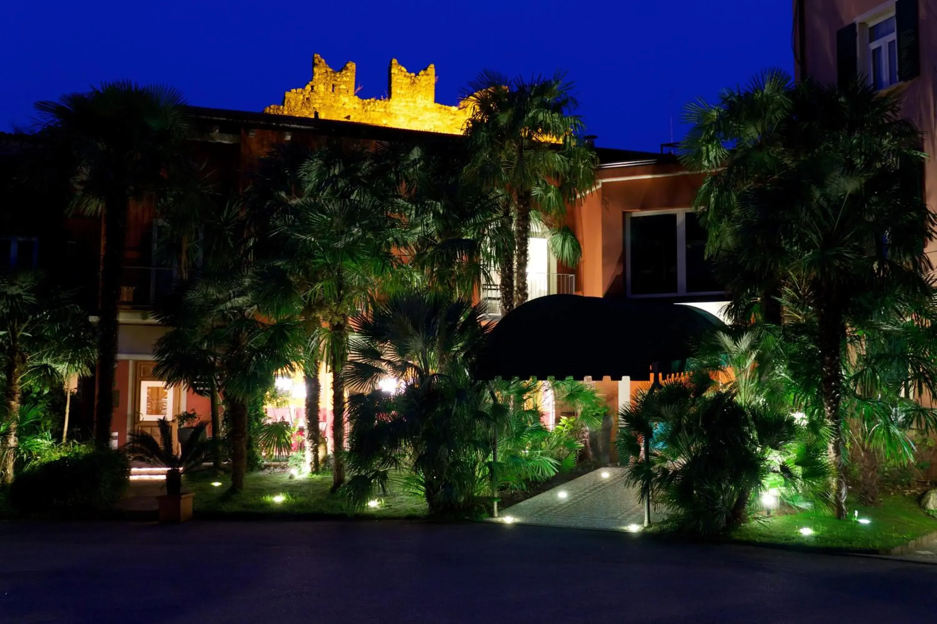 Facade/entrance, Property Building in Hotel Villa Miravalle