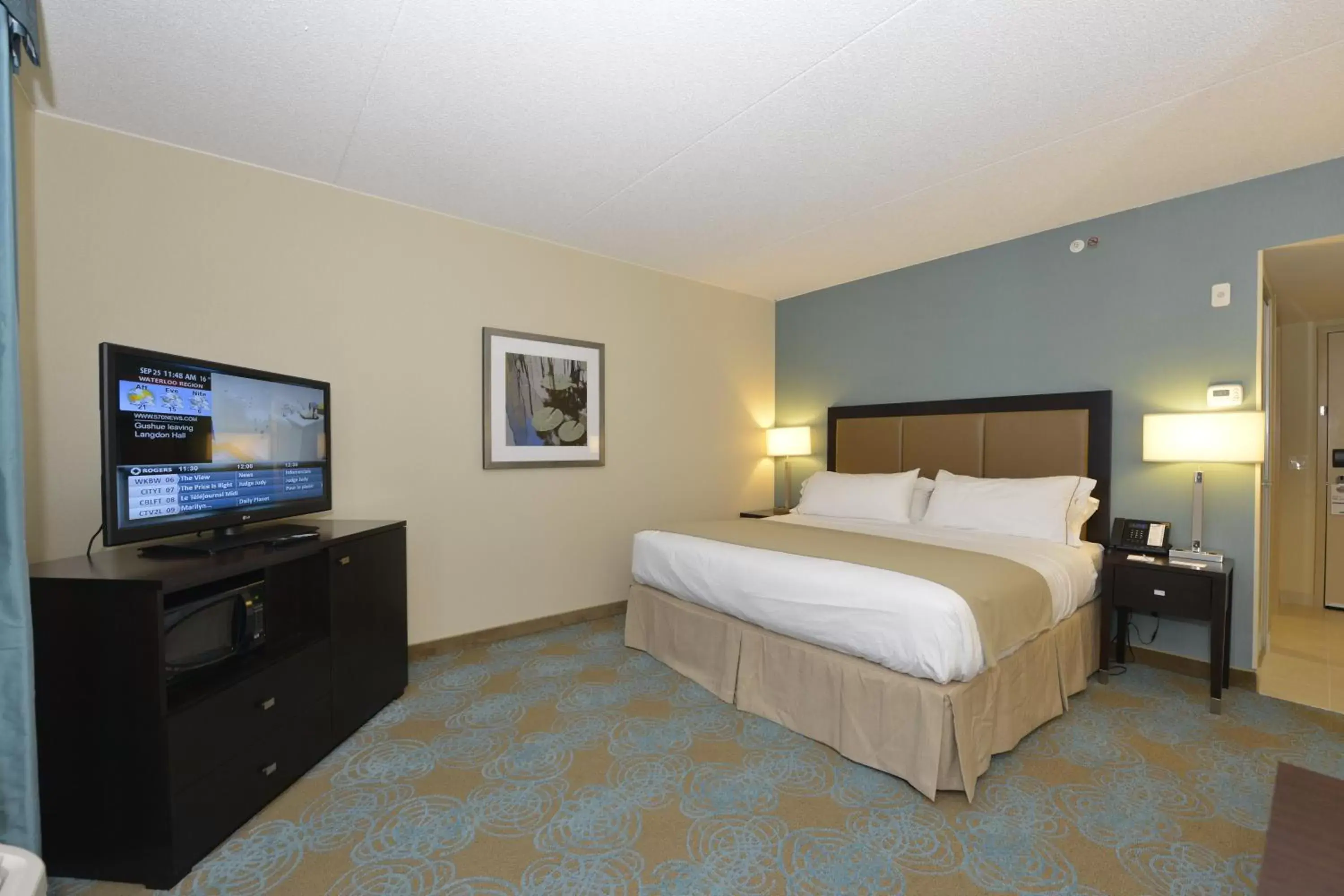 Photo of the whole room, Bed in Holiday Inn Express Hotel & Suites Waterloo - St. Jacobs Area, an IHG Hotel