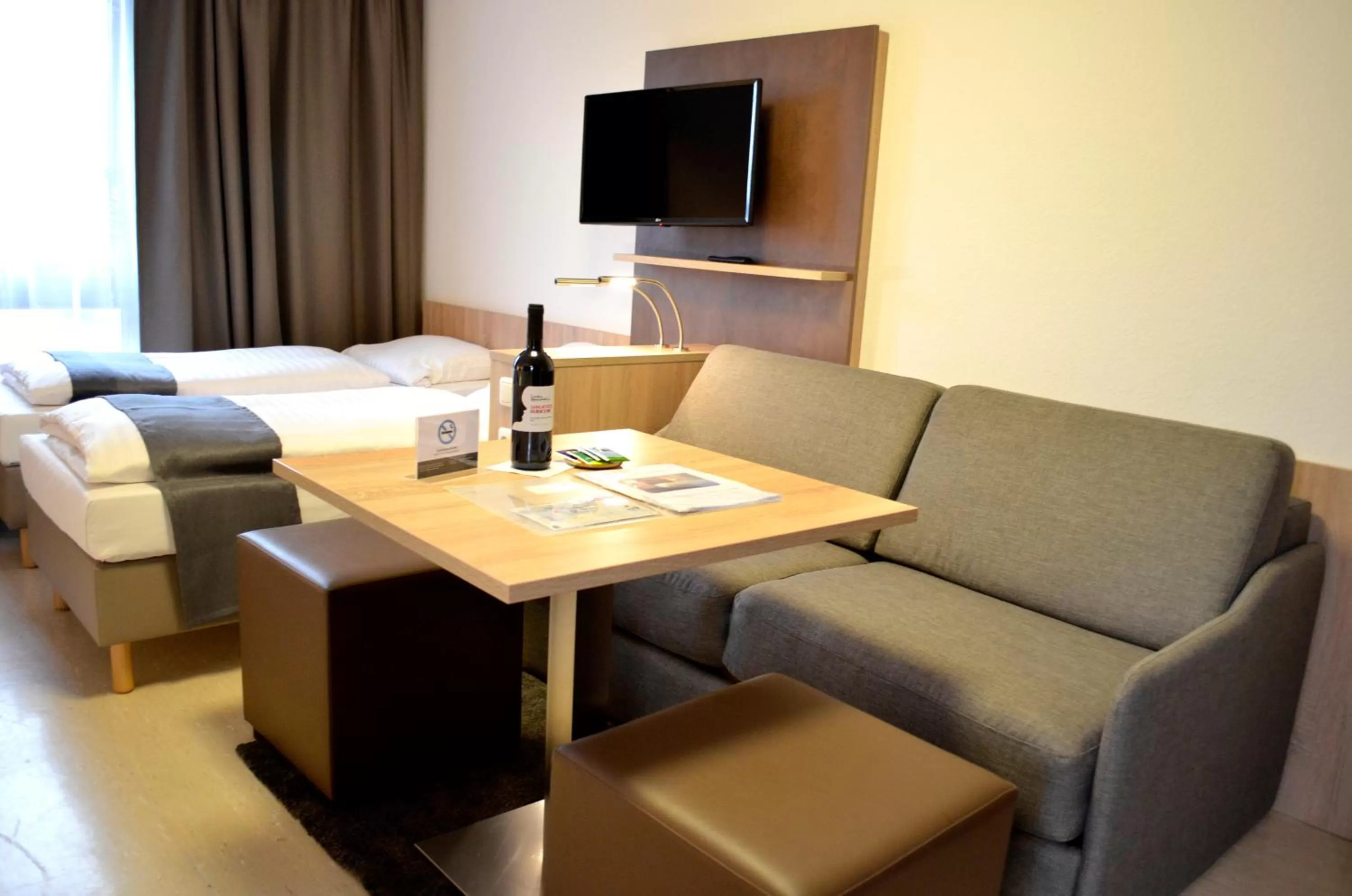 Seating area in Hana Aparthotel