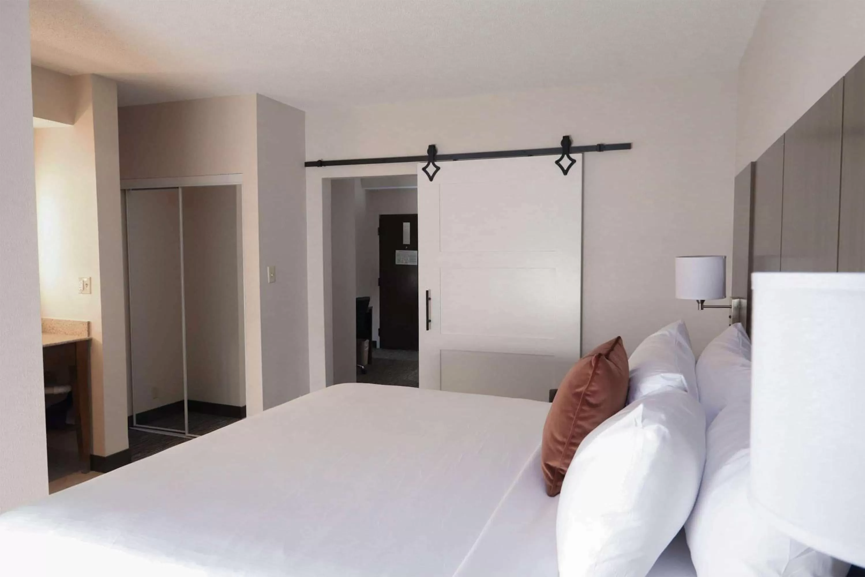 Bedroom, Bed in Wingate by Wyndham Jackson Ridgeland