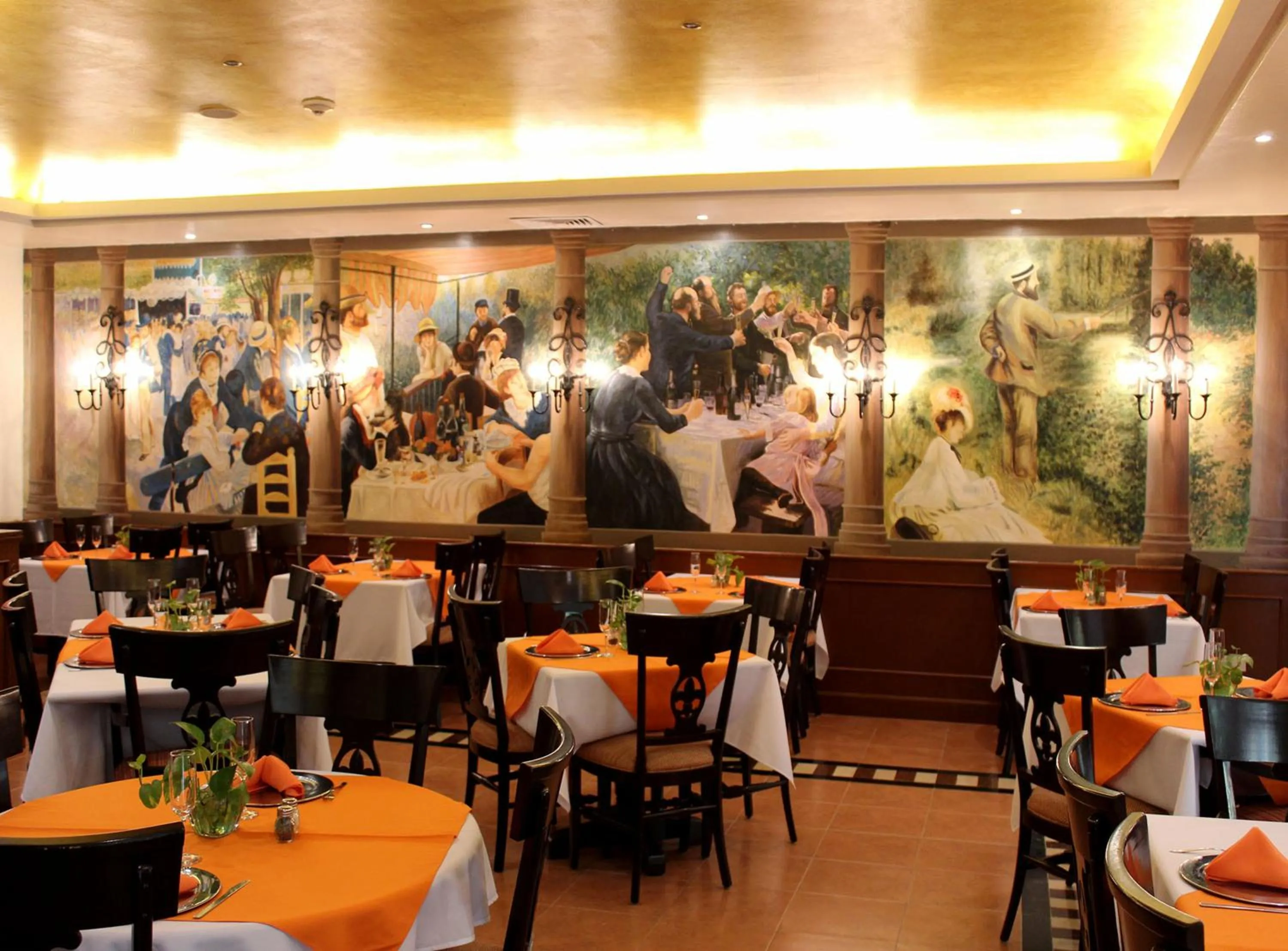 Restaurant/places to eat in Hotel Hacienda Real