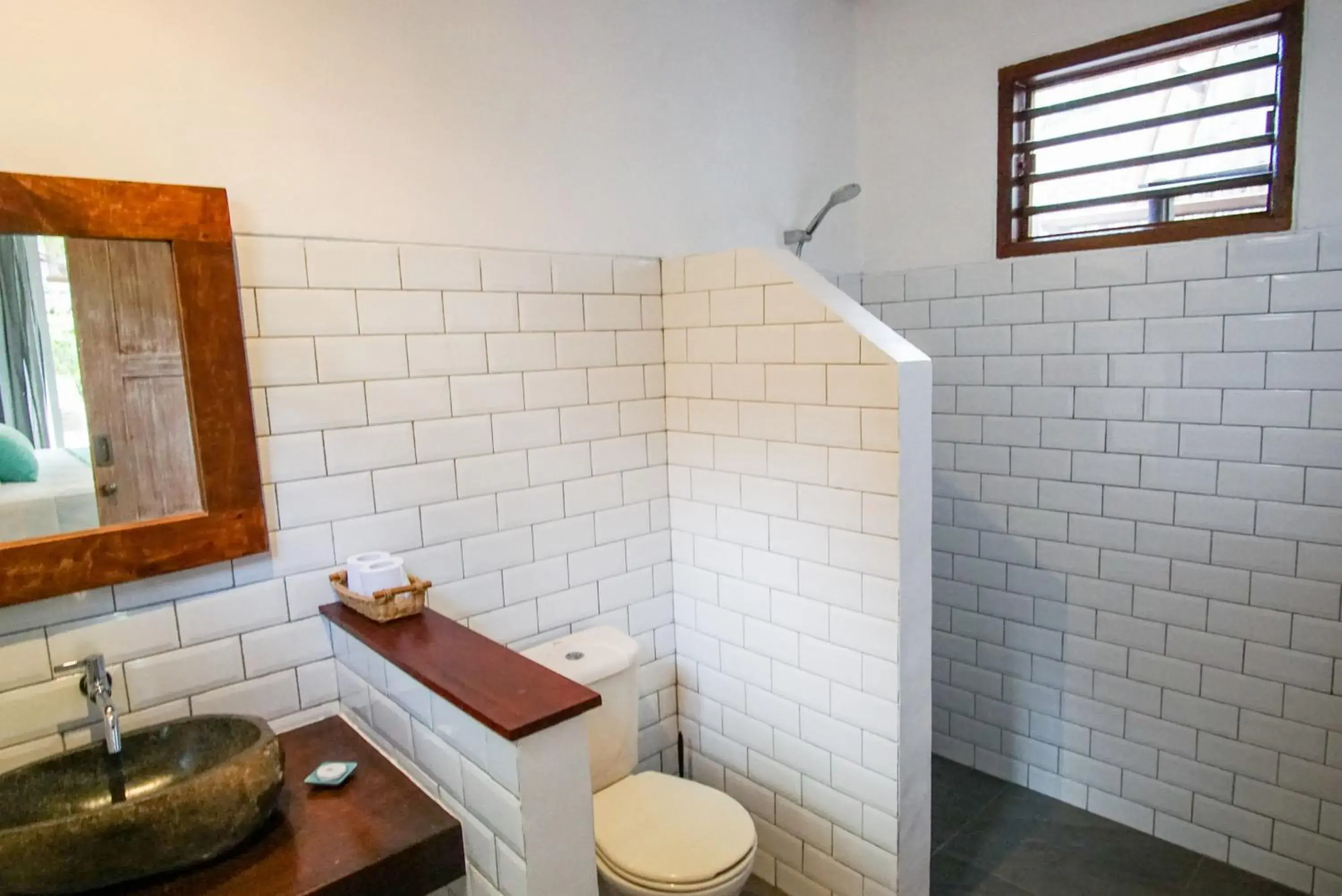 Bathroom in Karma Kayak Bathroom in Karma Kayak