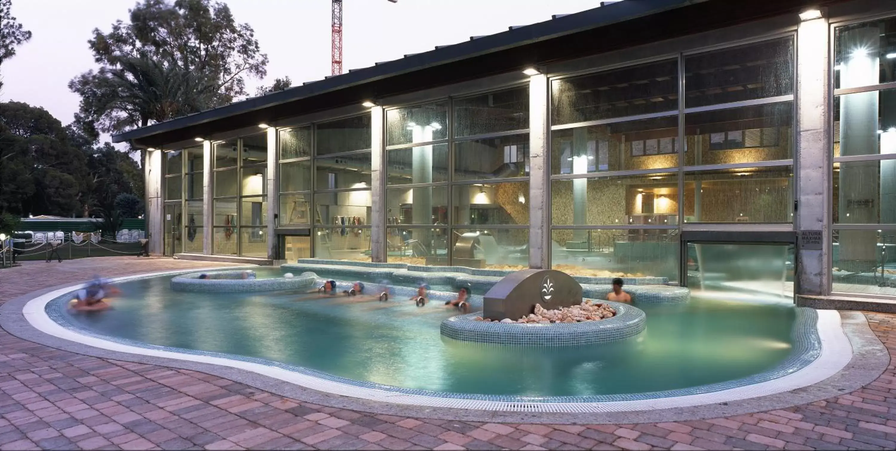 Spa and wellness centre/facilities, Swimming Pool in Balneario de Archena - Hotel Termas