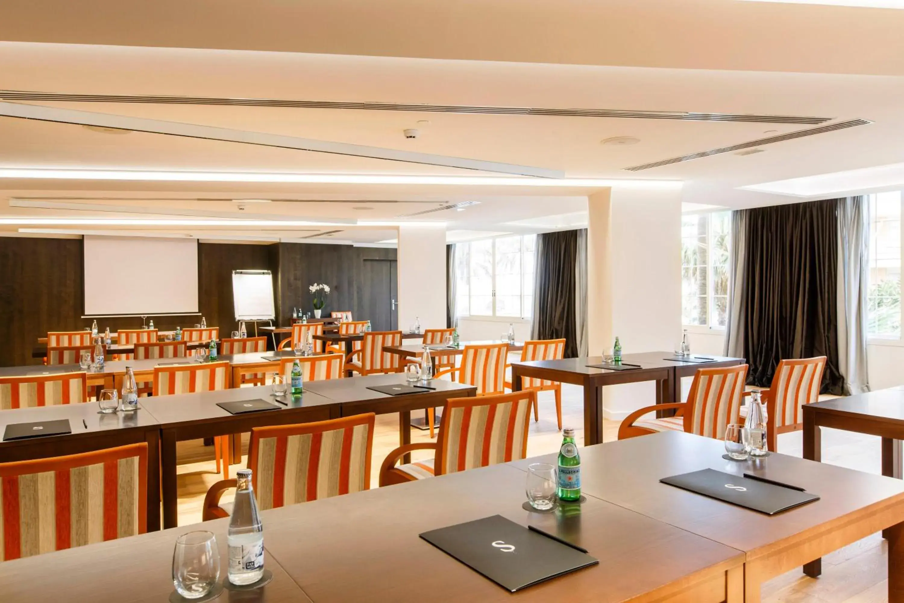 Meeting/conference room, Restaurant/Places to Eat in Pure Salt Garonda - Adults Only