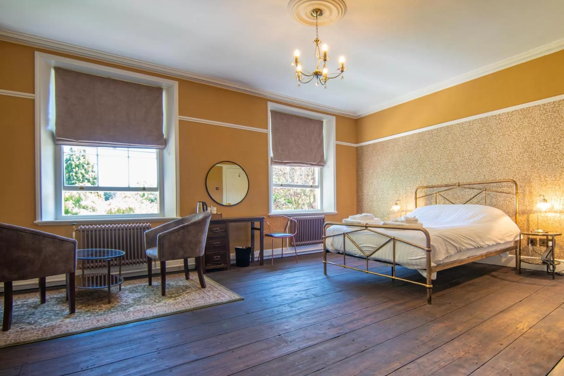 Deluxe Double Room with Bath in Oakhill