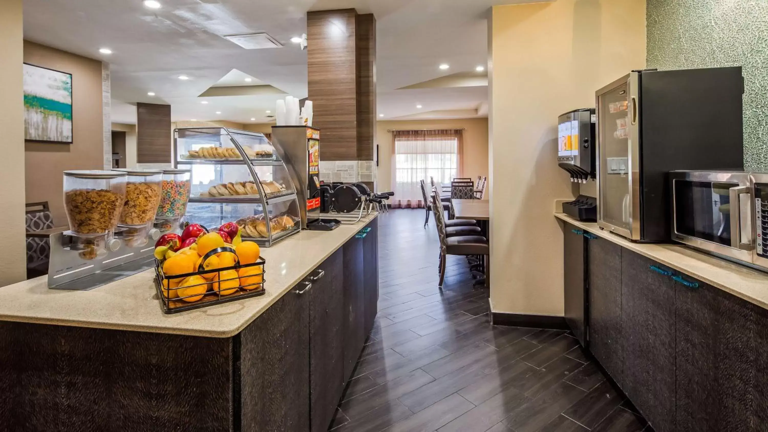 Restaurant/places to eat in Best Western Plus Sanford Airport/Lake Mary Hotel