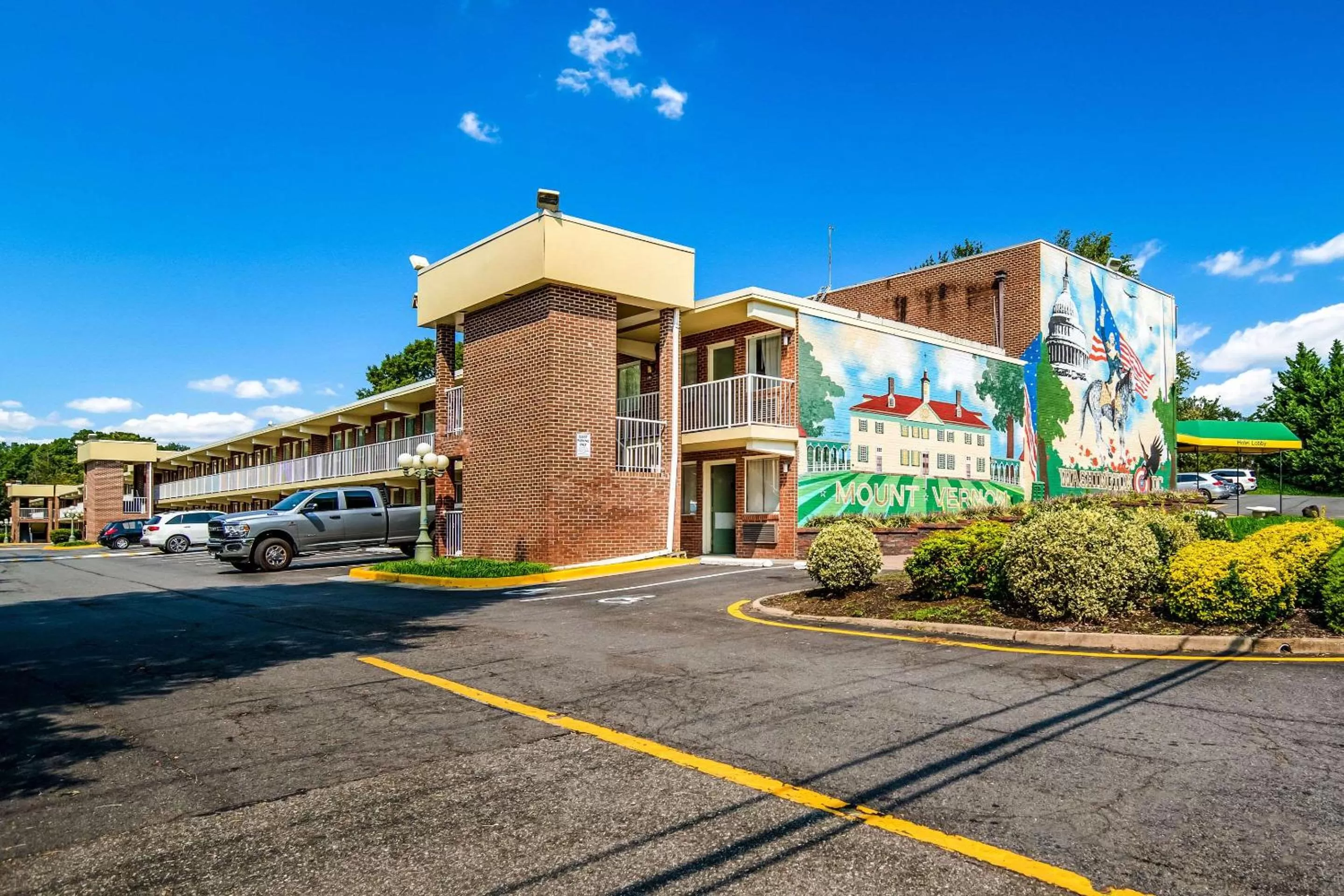 Property building in Quality Inn Mount Vernon