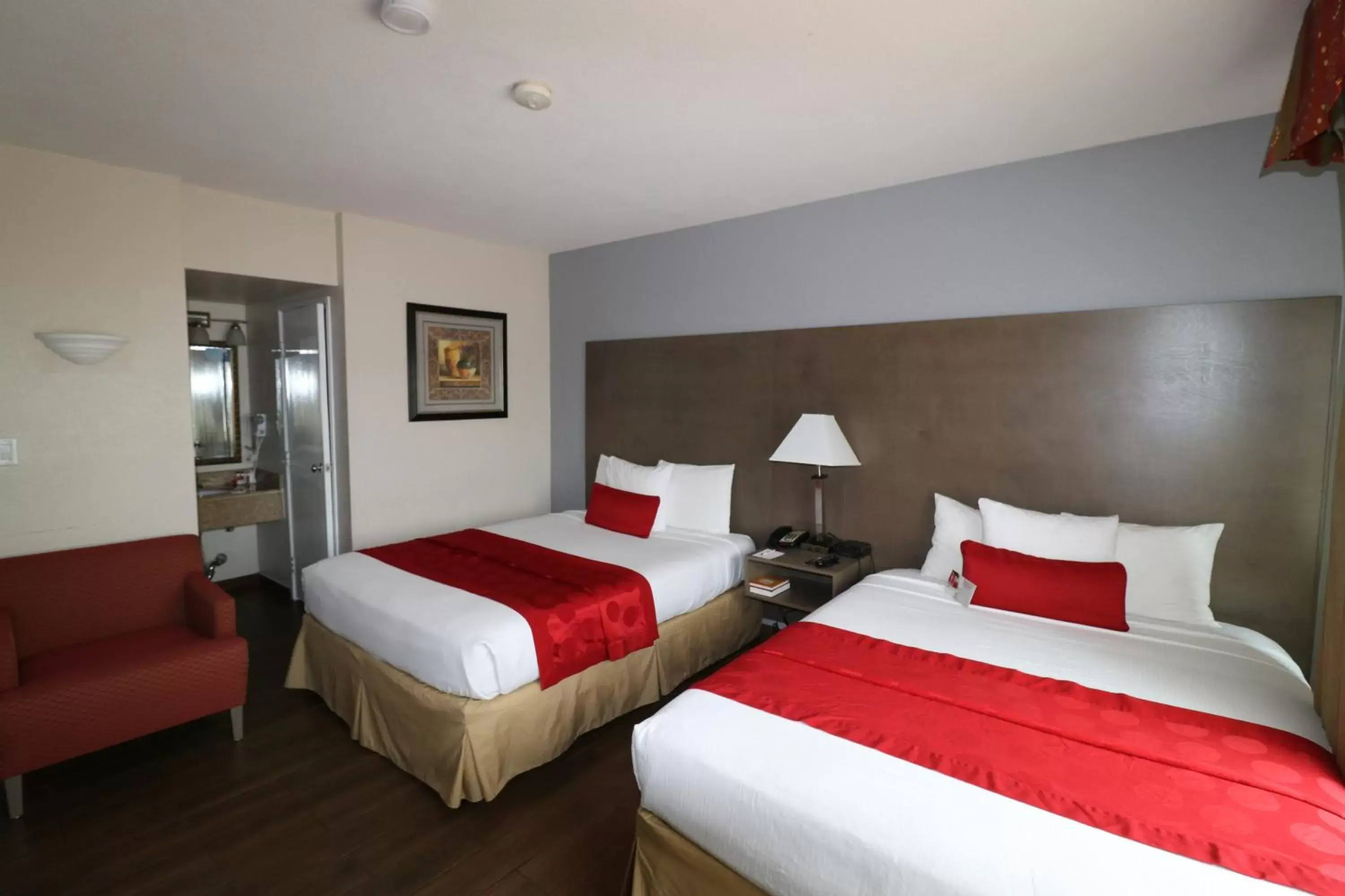 Bed in Ramada by Wyndham San Diego Airport