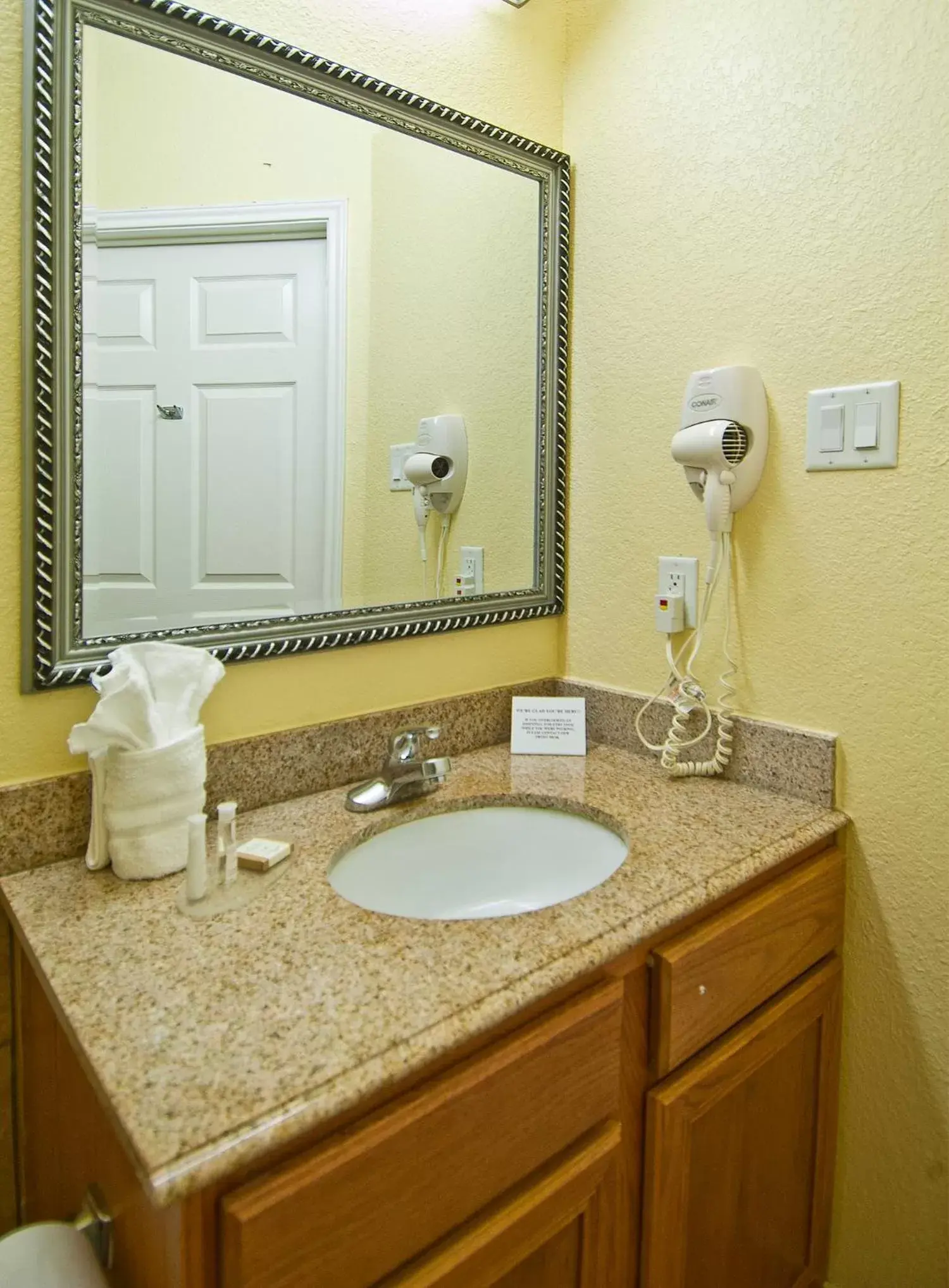 Bathroom in Extended Stay America Suites - Baytown