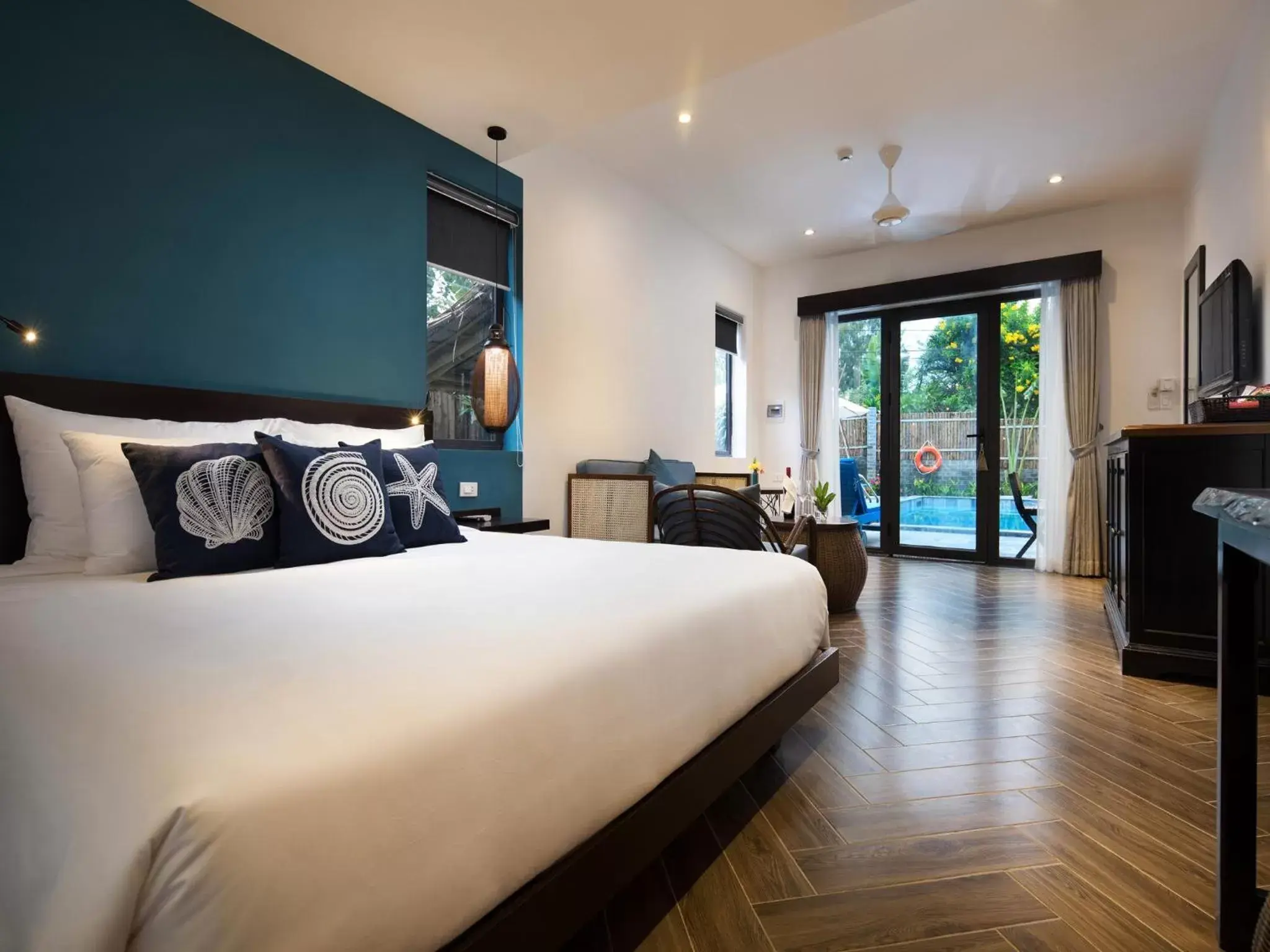 Photo of the whole room, Bed in The Blue Alcove Hotel Photo of the whole room, Bed in The Blue Alcove Hotel