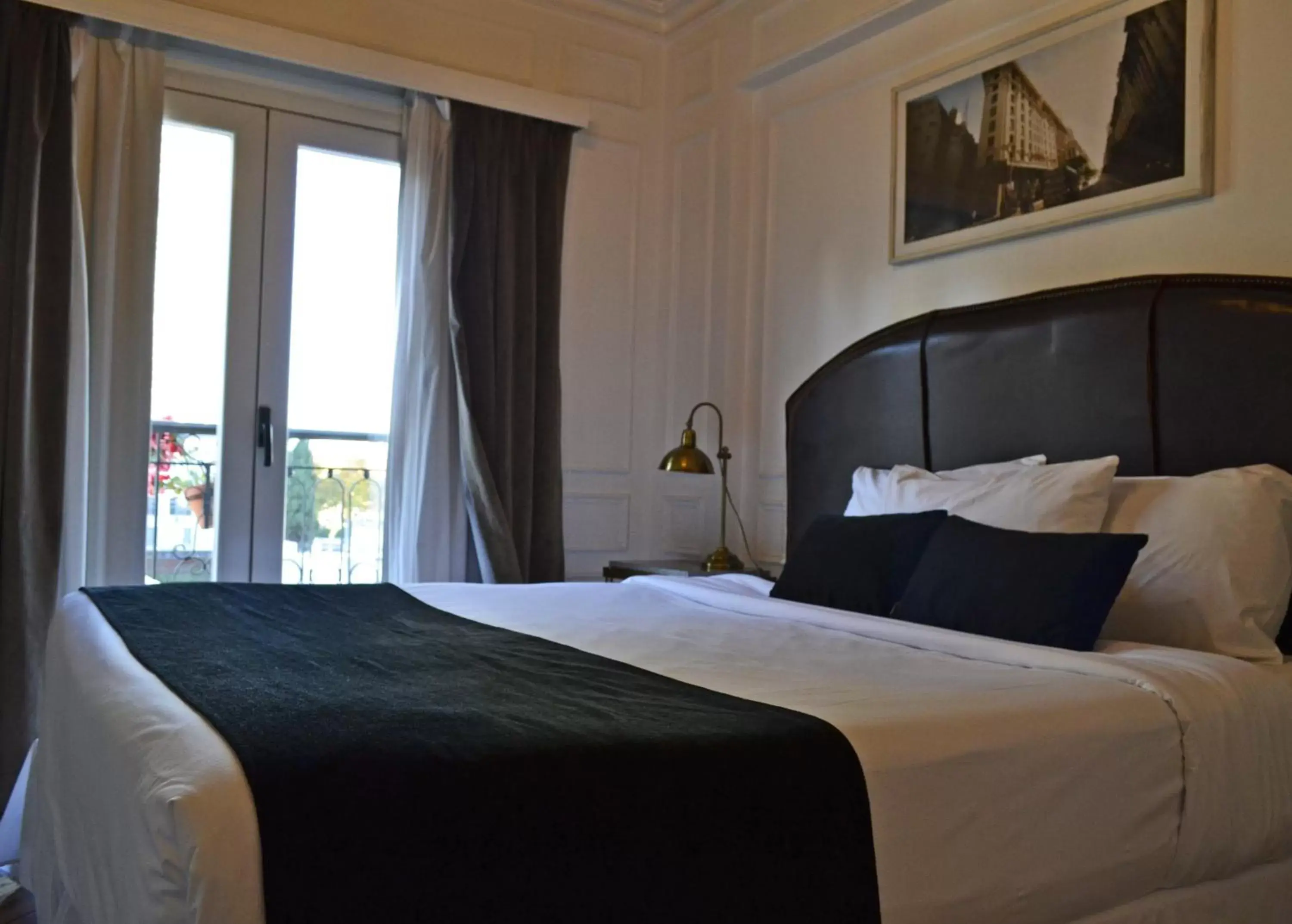Bedroom, Bed in Hotel Clasico